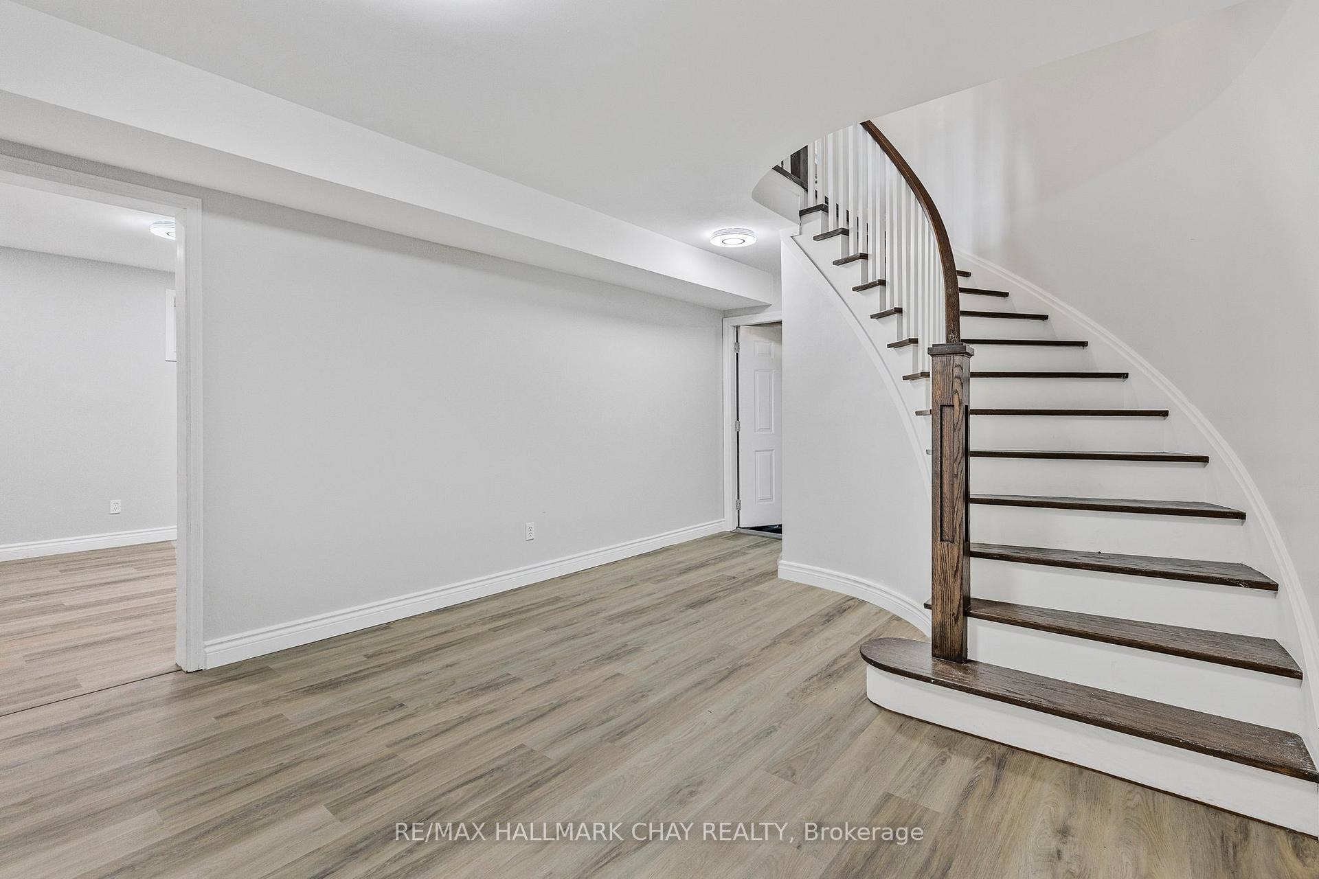 Photo 26 of 24 Dyer Boulevard, Barrie, Holly — HOMEH