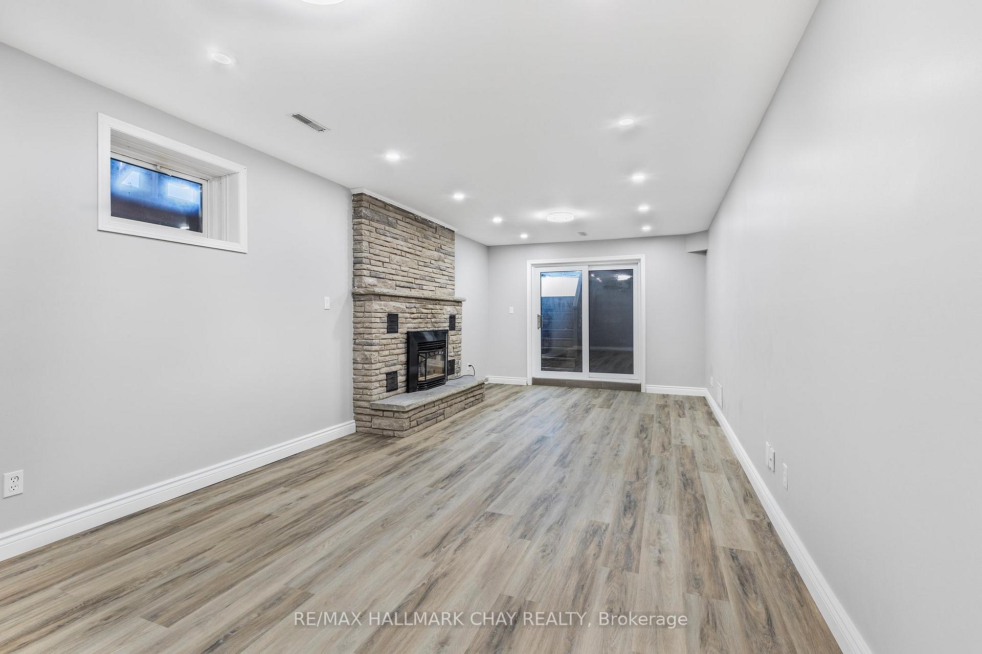 Photo 21 of 24 Dyer Boulevard, Barrie, Holly — HOMEH