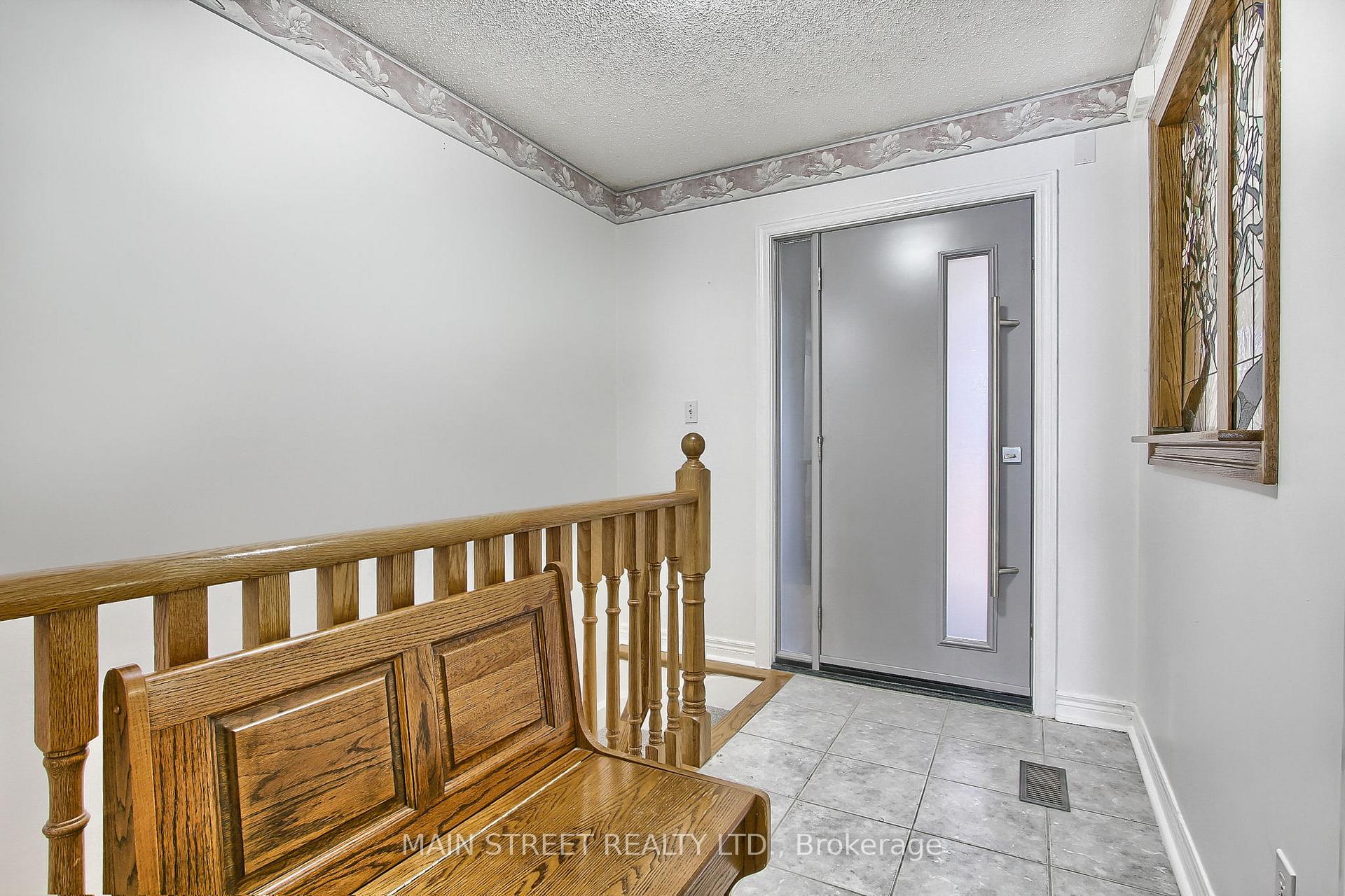 Photo 6 of 40 Silverstone Crescent, Georgina, Keswick South — HOMEH
