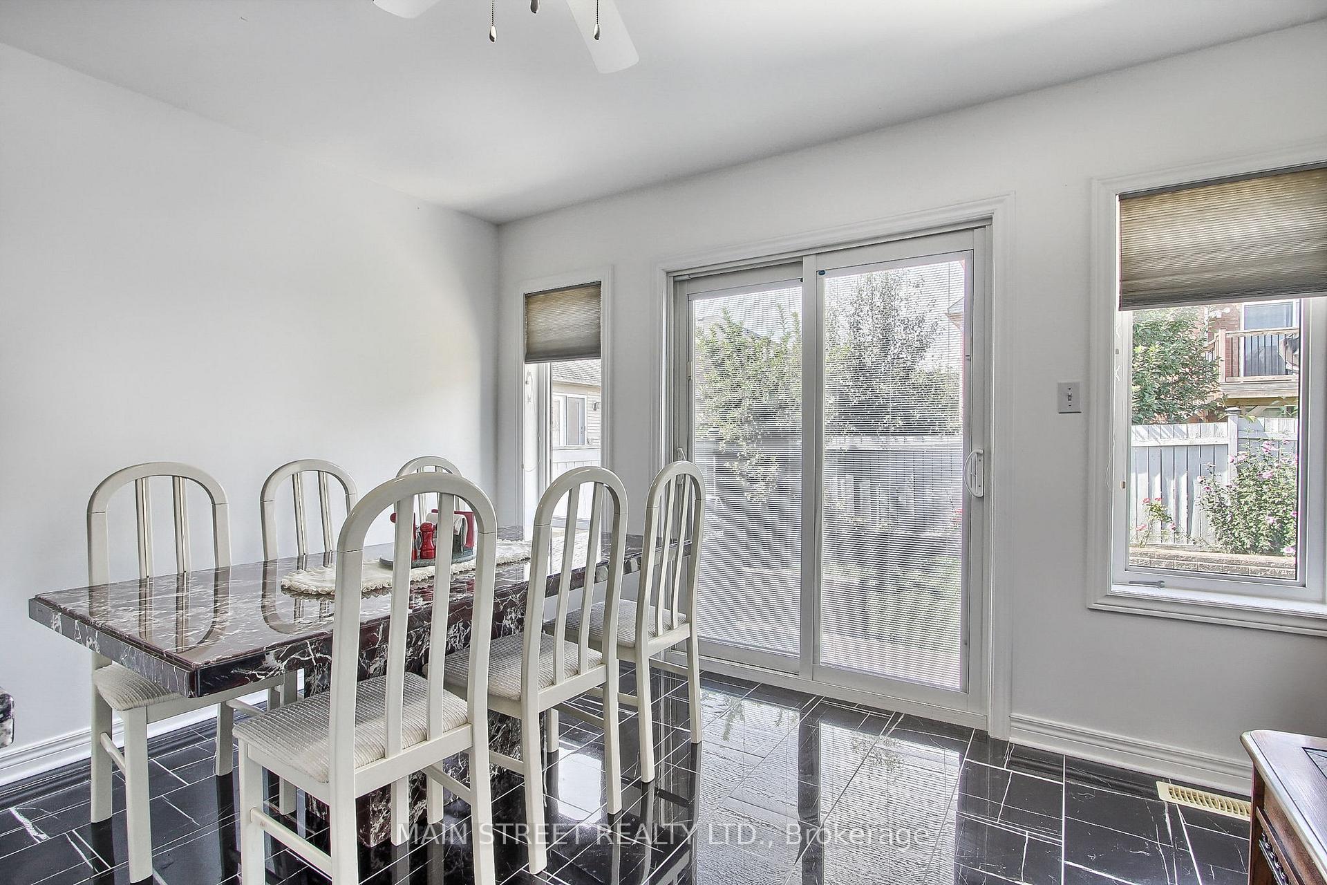 Photo 13 of 40 Silverstone Crescent, Georgina, Keswick South — HOMEH