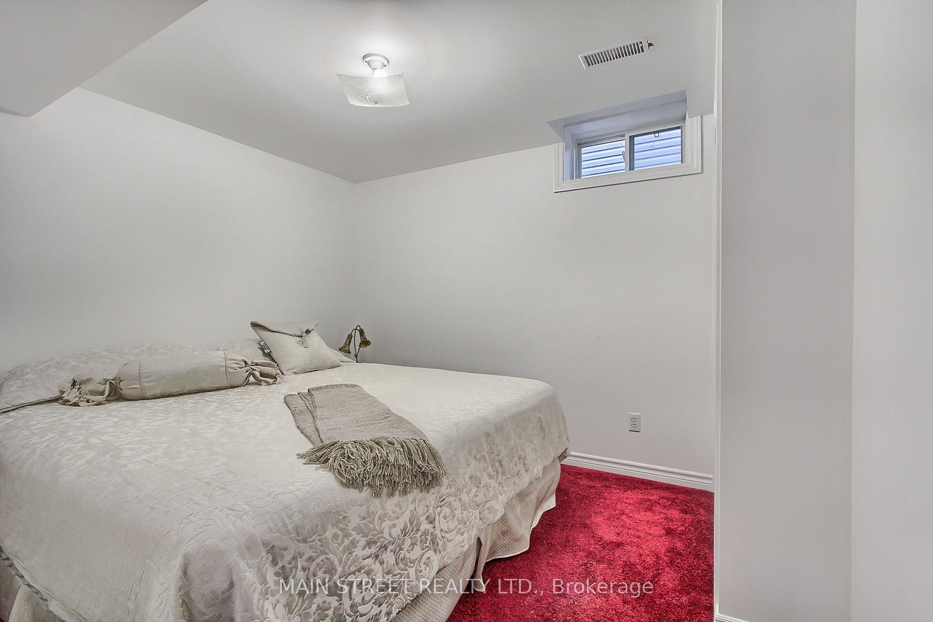 Photo 38 of 40 Silverstone Crescent, Georgina, Keswick South — HOMEH