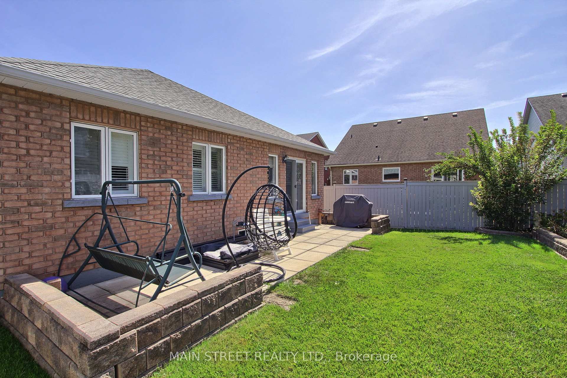 Photo 33 of 40 Silverstone Crescent, Georgina, Keswick South — HOMEH