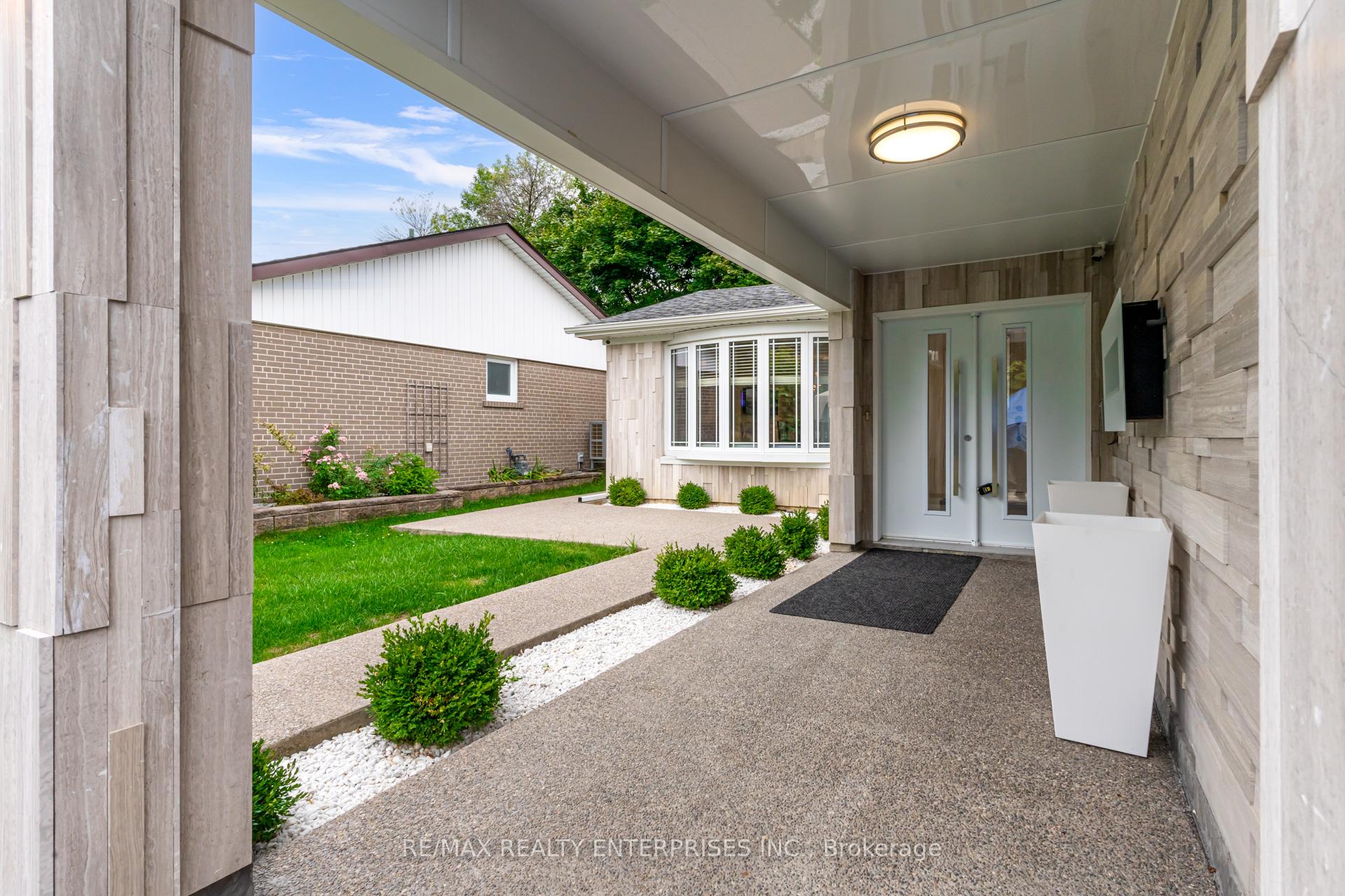 Photo 8 of 236 Bartley Bull Parkway, Brampton, Brampton East — HOMEH