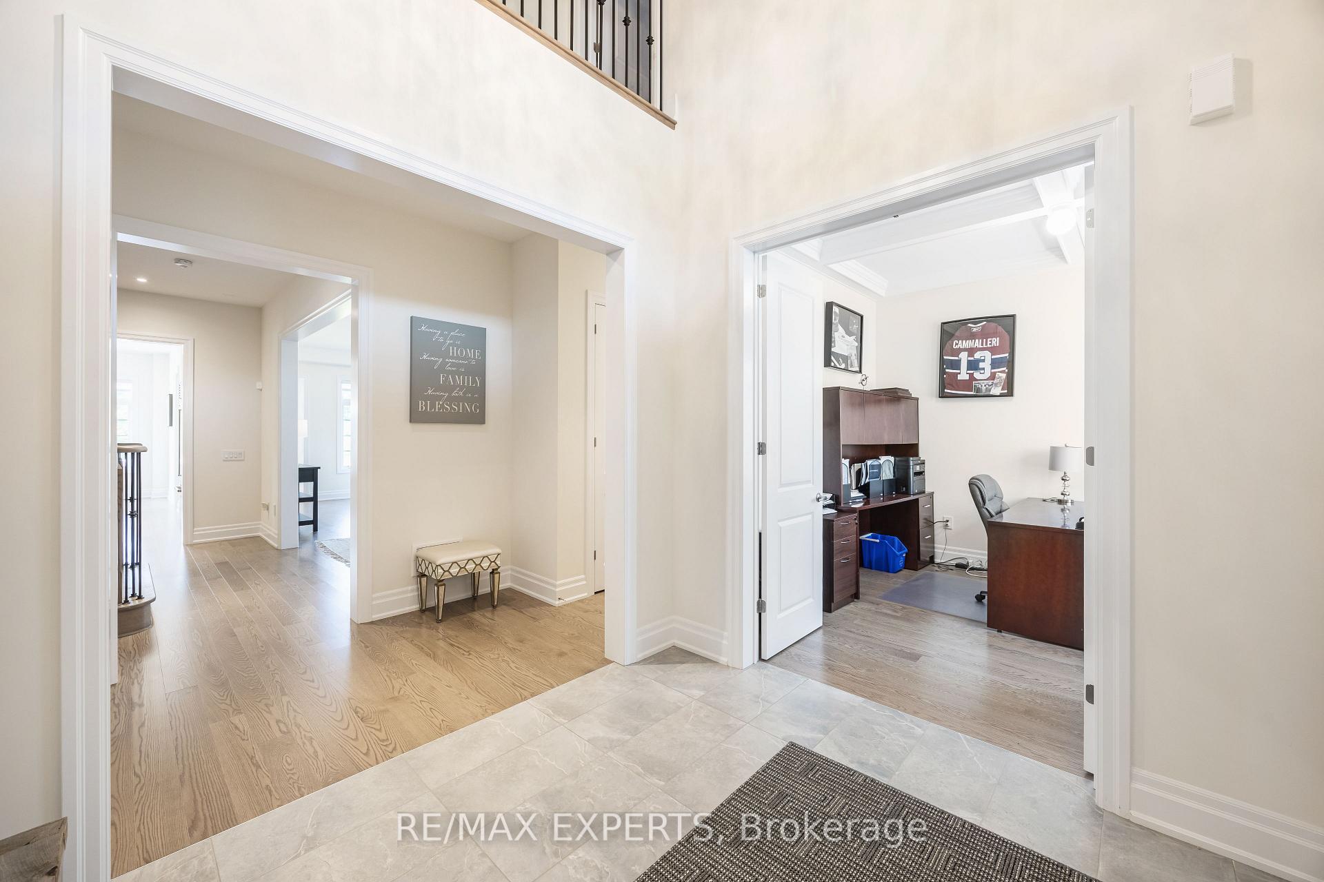 Photo 7 of 18 Enclave Court, Vaughan, Kleinburg — HOMEH