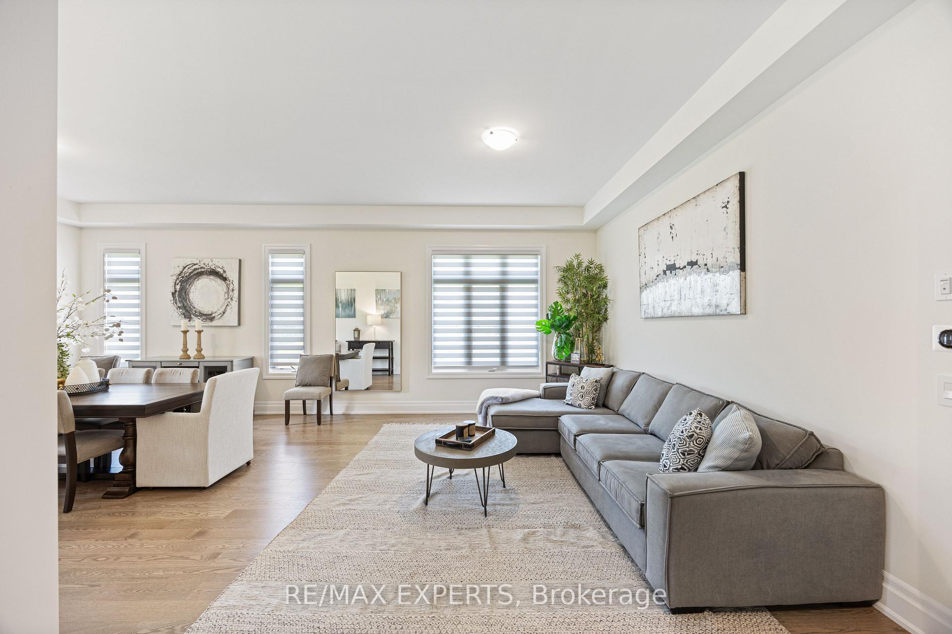 Photo 4 of 18 Enclave Court, Vaughan, Kleinburg — HOMEH