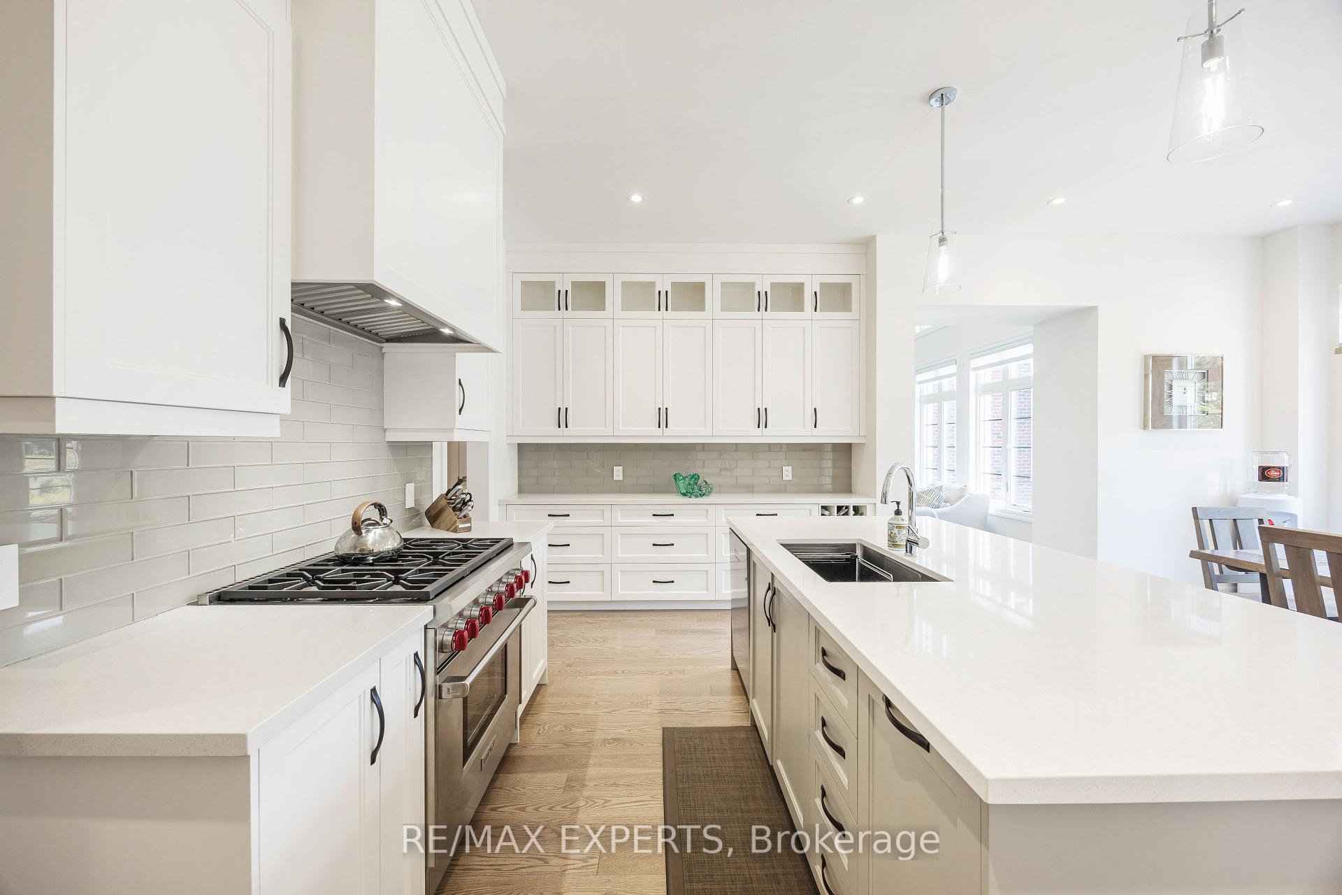 Photo 11 of 18 Enclave Court, Vaughan, Kleinburg — HOMEH