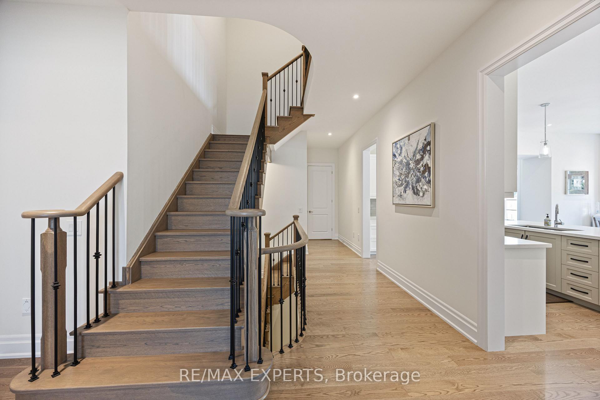 Photo 23 of 18 Enclave Court, Vaughan, Kleinburg — HOMEH