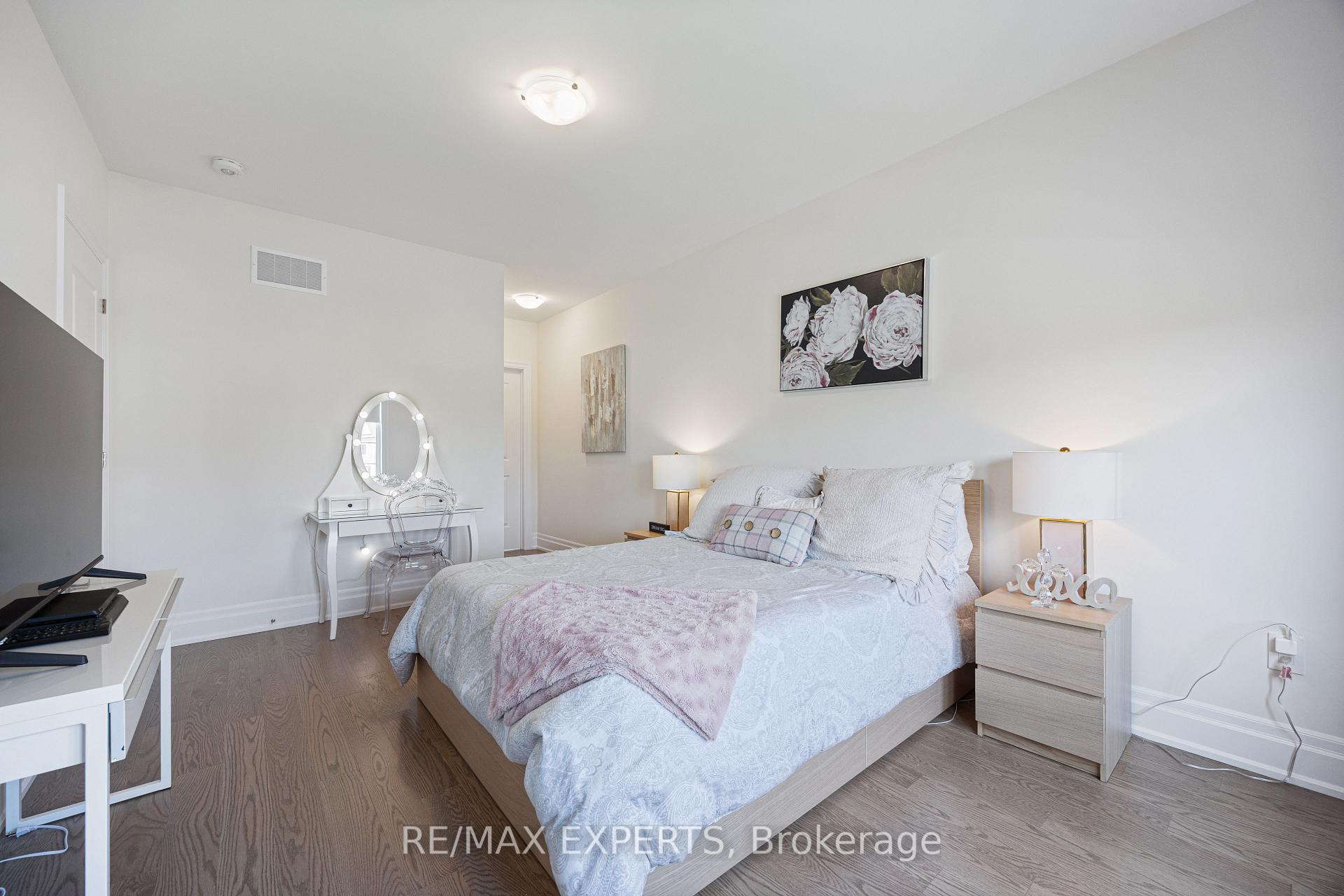 Photo 22 of 18 Enclave Court, Vaughan, Kleinburg — HOMEH