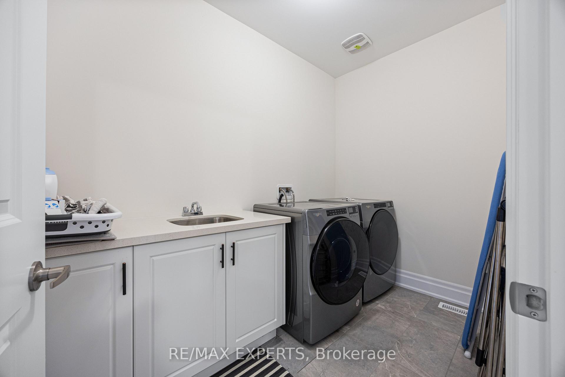 Photo 33 of 18 Enclave Court, Vaughan, Kleinburg — HOMEH