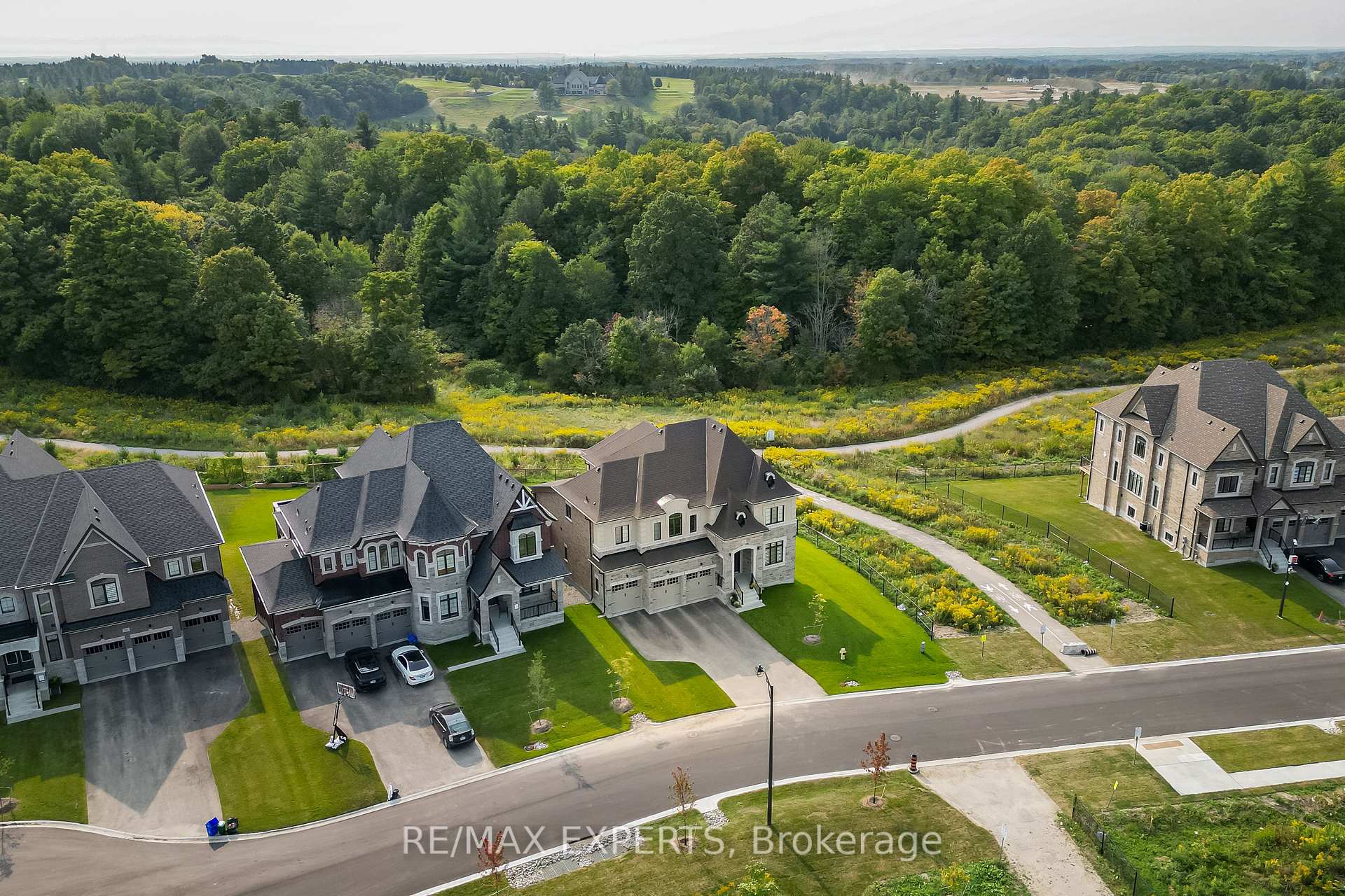 Photo 34 of 18 Enclave Court, Vaughan, Kleinburg — HOMEH