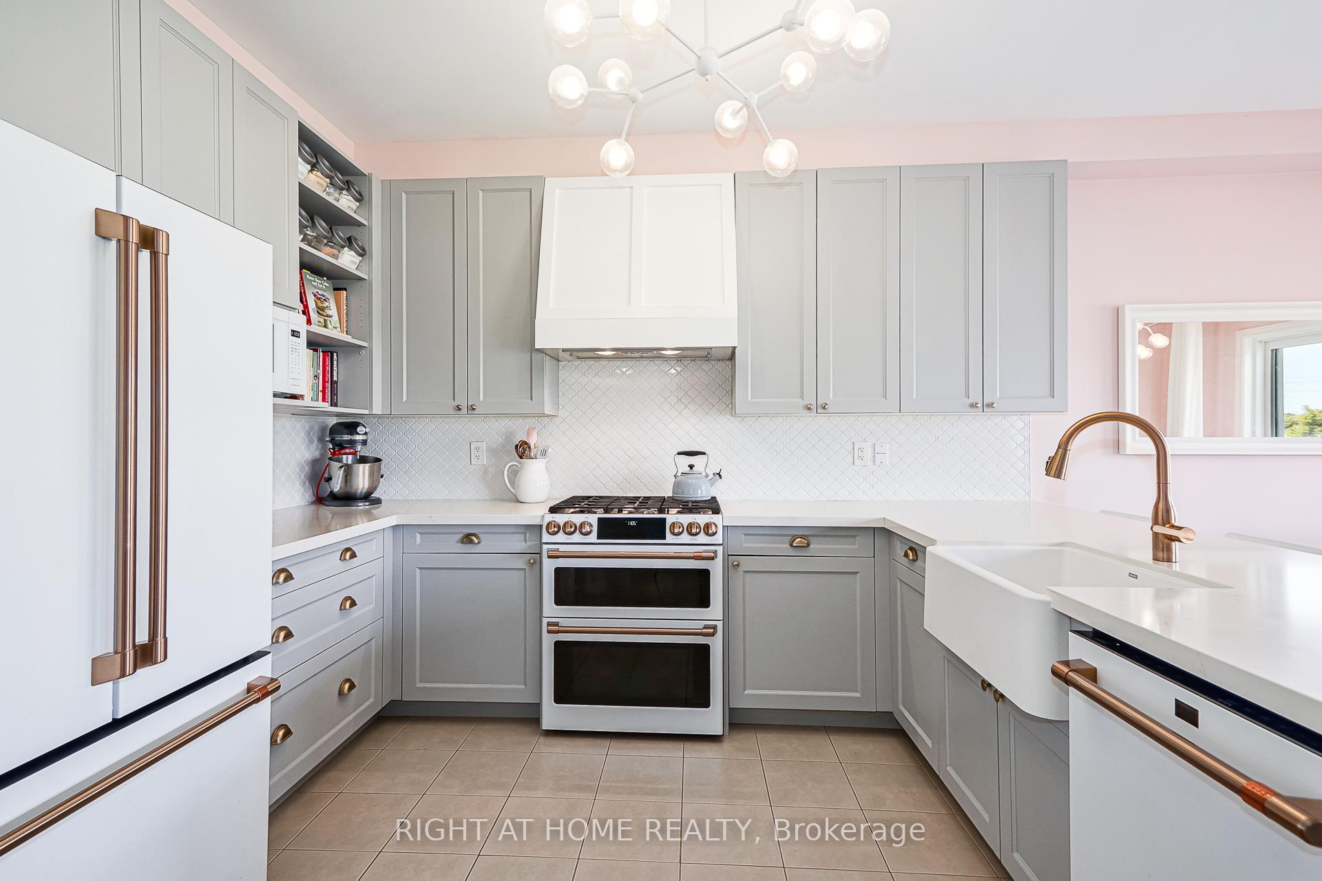 Photo 16 of 222 Springfield Crescent, Clearview, Stayner — HOMEH