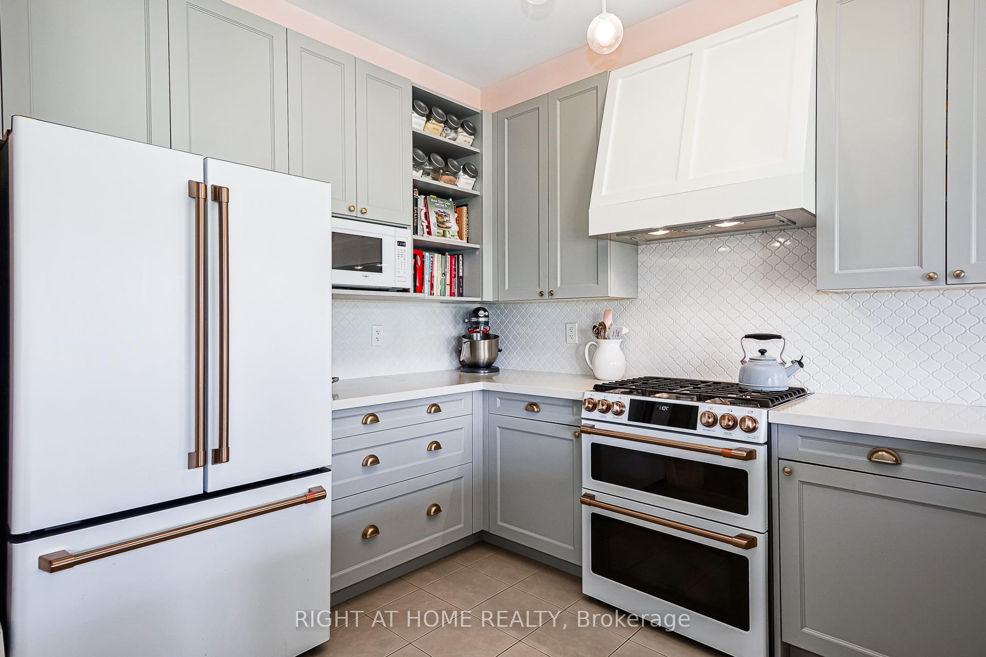 Photo 14 of 222 Springfield Crescent, Clearview, Stayner — HOMEH