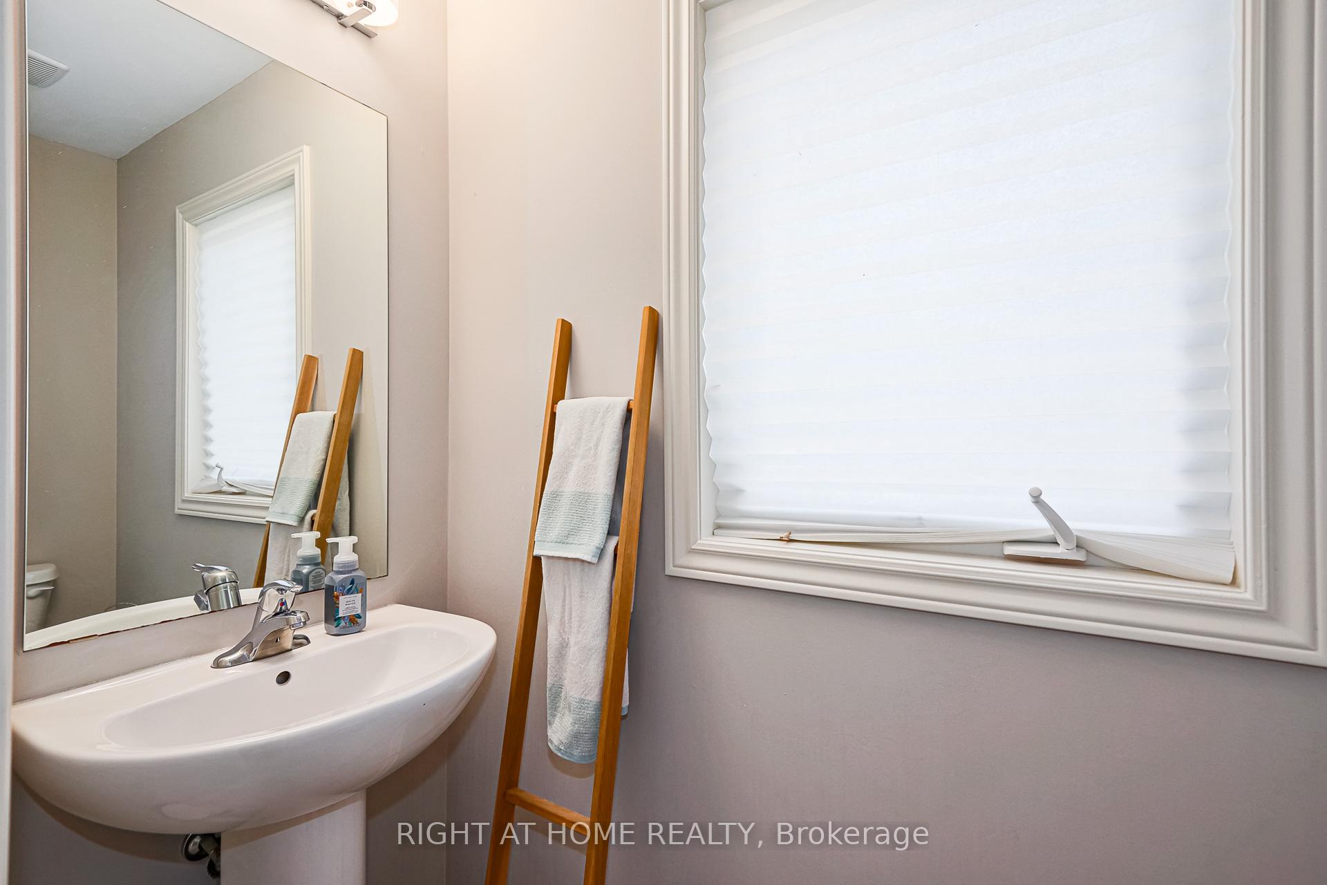 Photo 13 of 222 Springfield Crescent, Clearview, Stayner — HOMEH