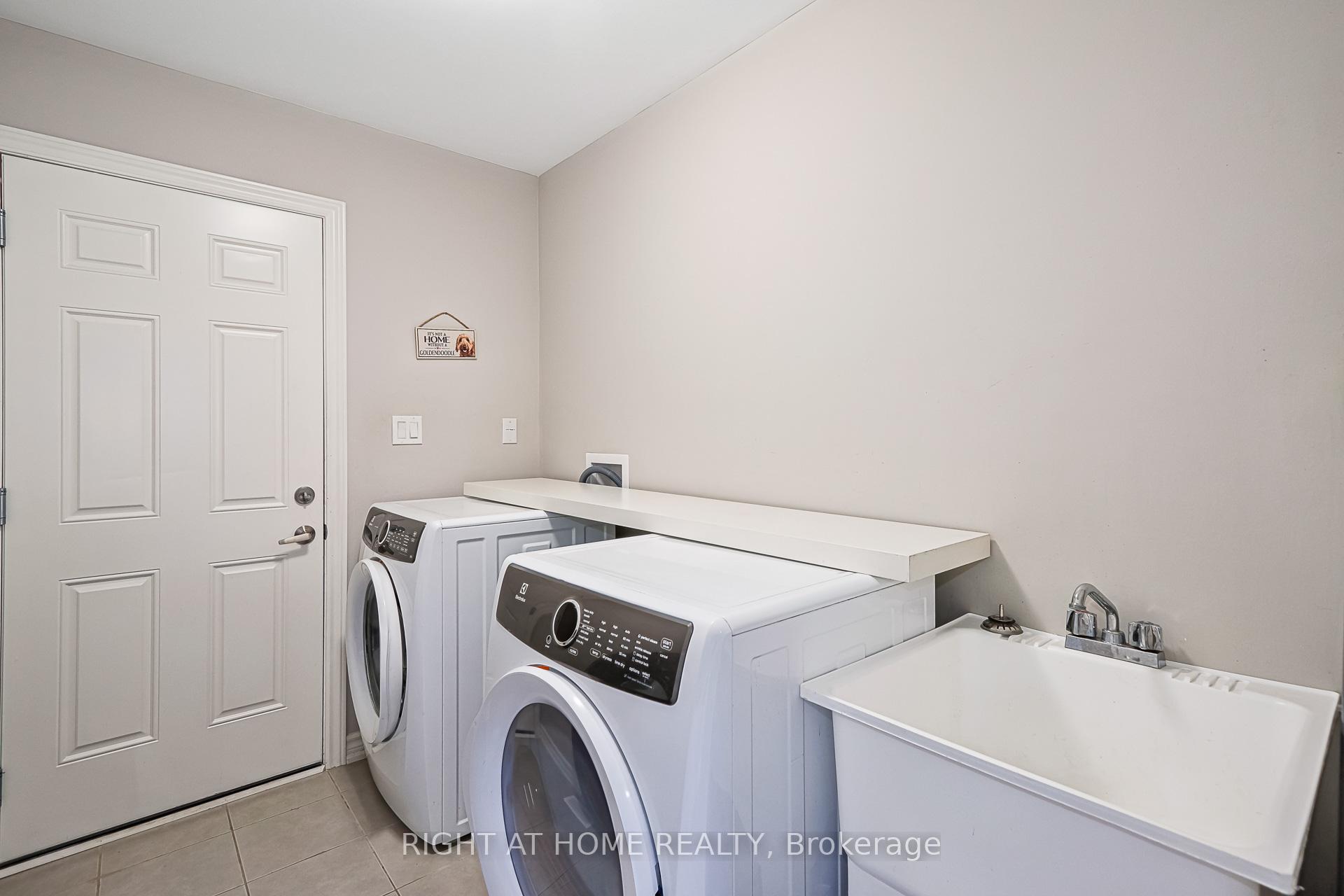 Photo 11 of 222 Springfield Crescent, Clearview, Stayner — HOMEH