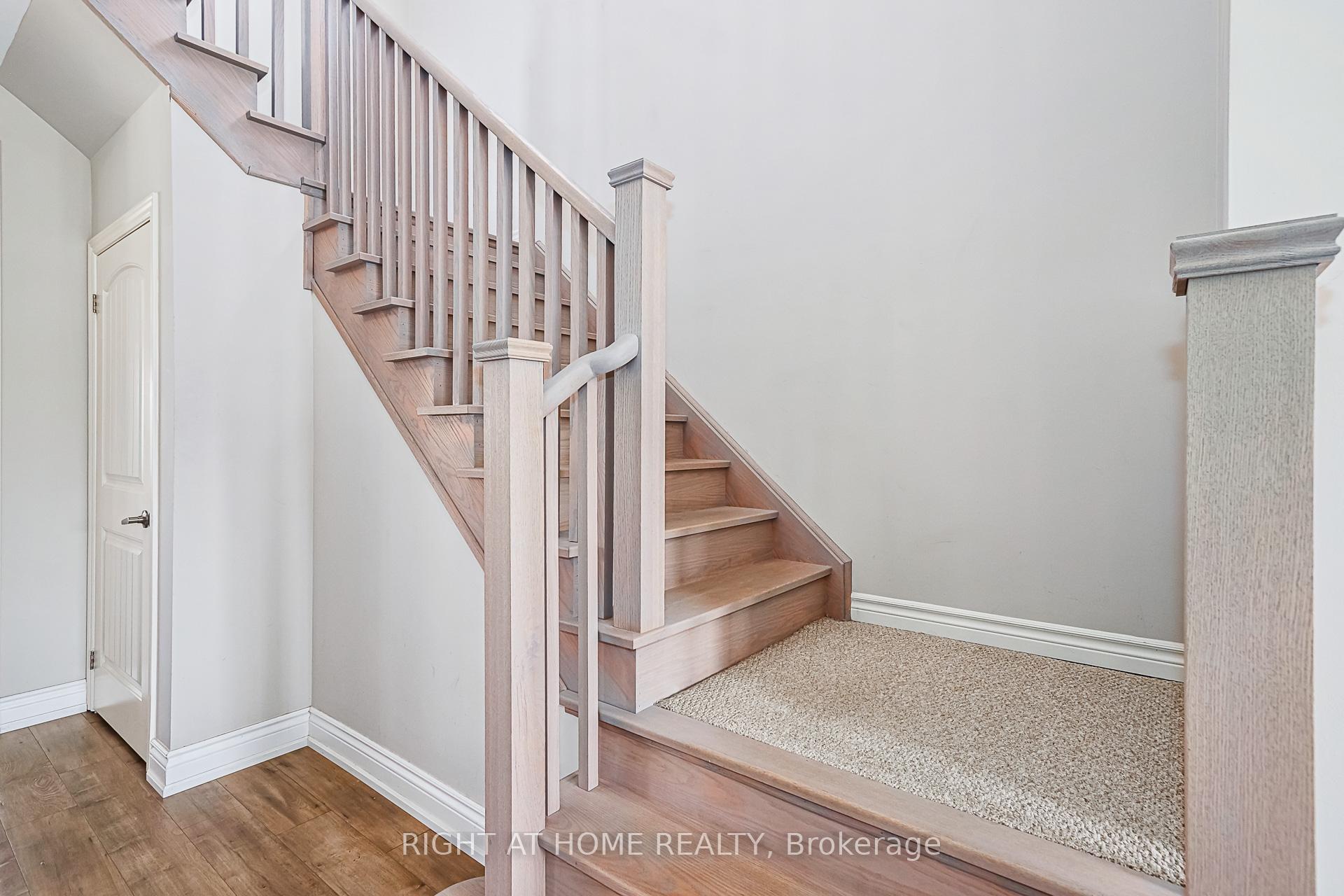 Photo 32 of 222 Springfield Crescent, Clearview, Stayner — HOMEH