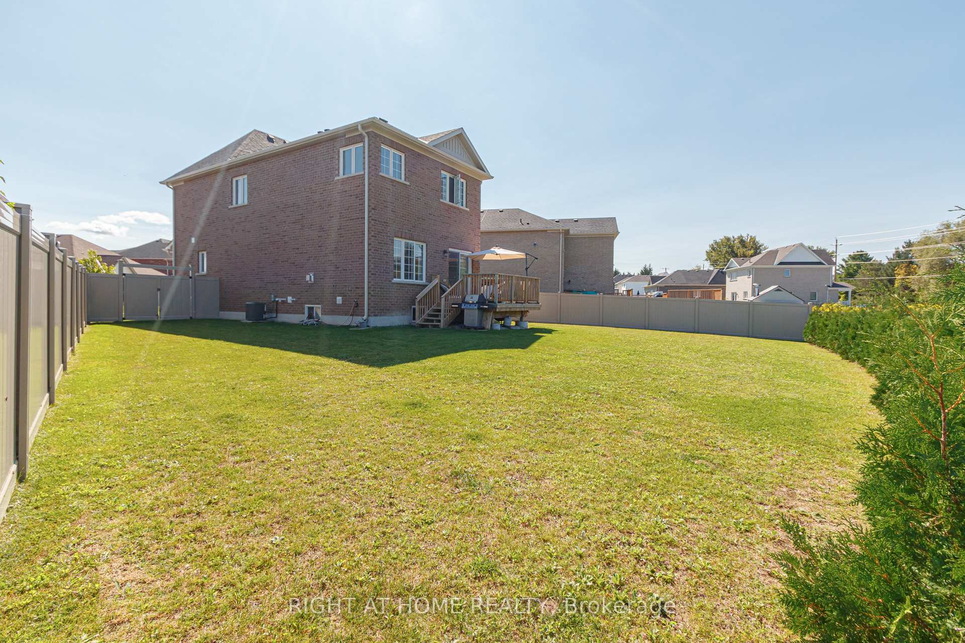 Photo 37 of 222 Springfield Crescent, Clearview, Stayner — HOMEH