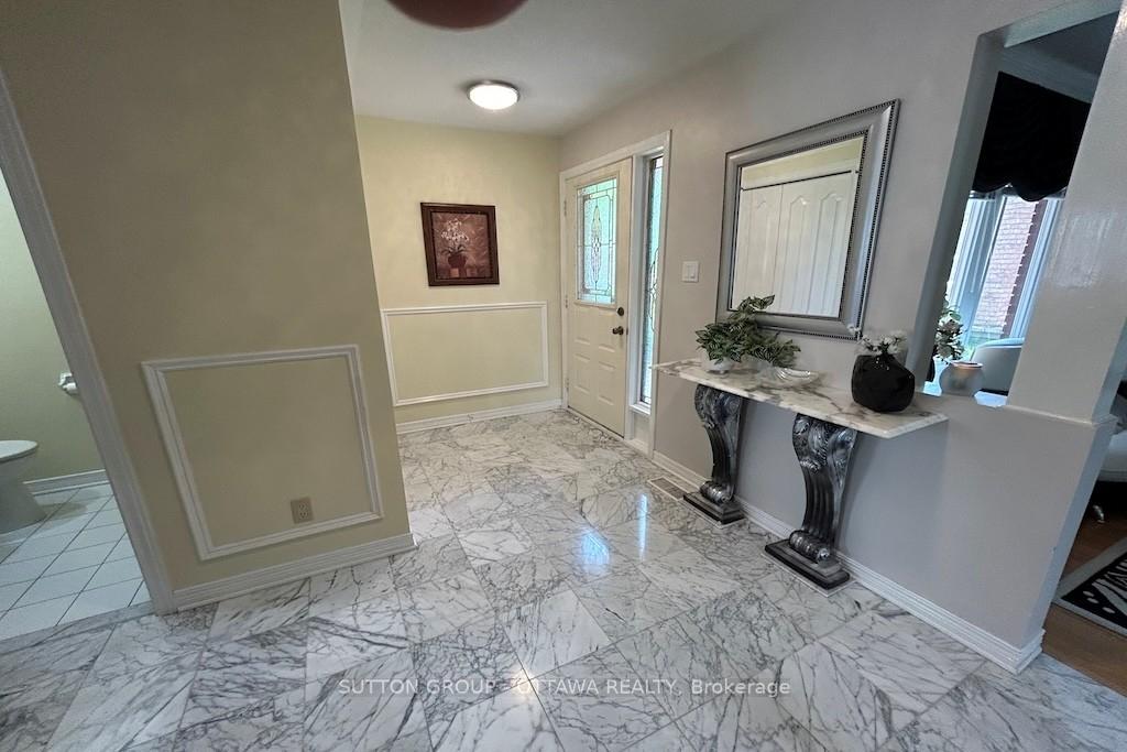 Photo 5 of 32 Cellini Court W, Ottawa, Hunt Club Park — HOMEH
