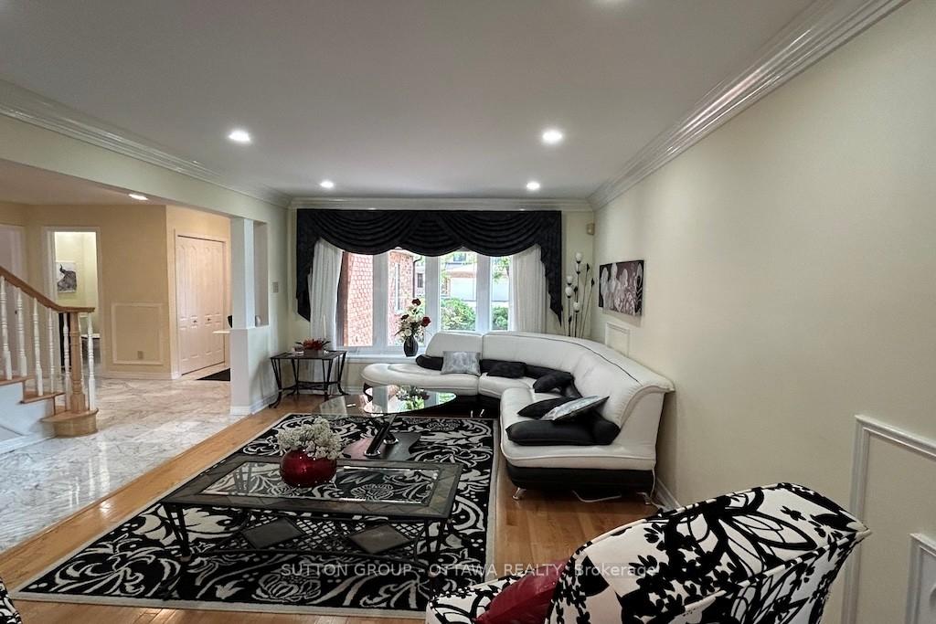 Photo 9 of 32 Cellini Court W, Ottawa, Hunt Club Park — HOMEH