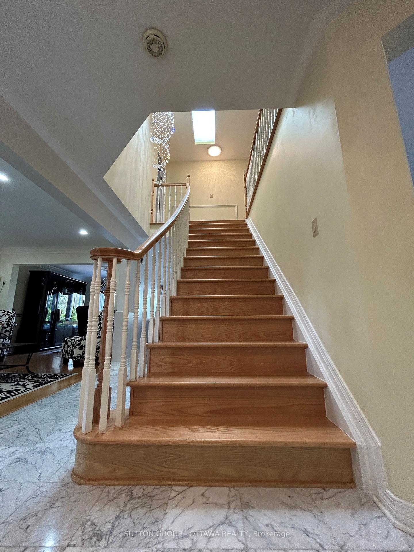 Photo 11 of 32 Cellini Court W, Ottawa, Hunt Club Park — HOMEH
