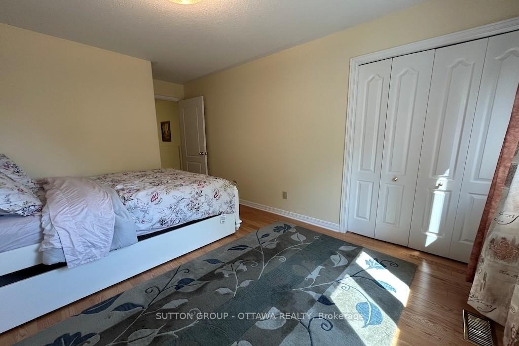 Photo 24 of 32 Cellini Court W, Ottawa, Hunt Club Park — HOMEH