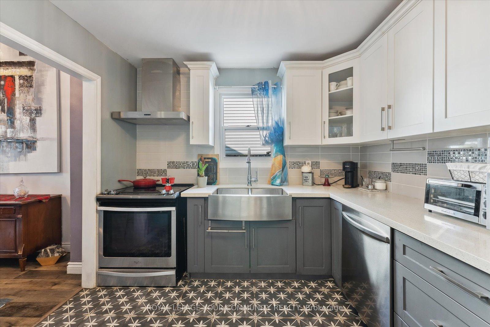 Photo 13 of 28 Richvale Drive S, Brampton, Heart Lake East — HOMEH