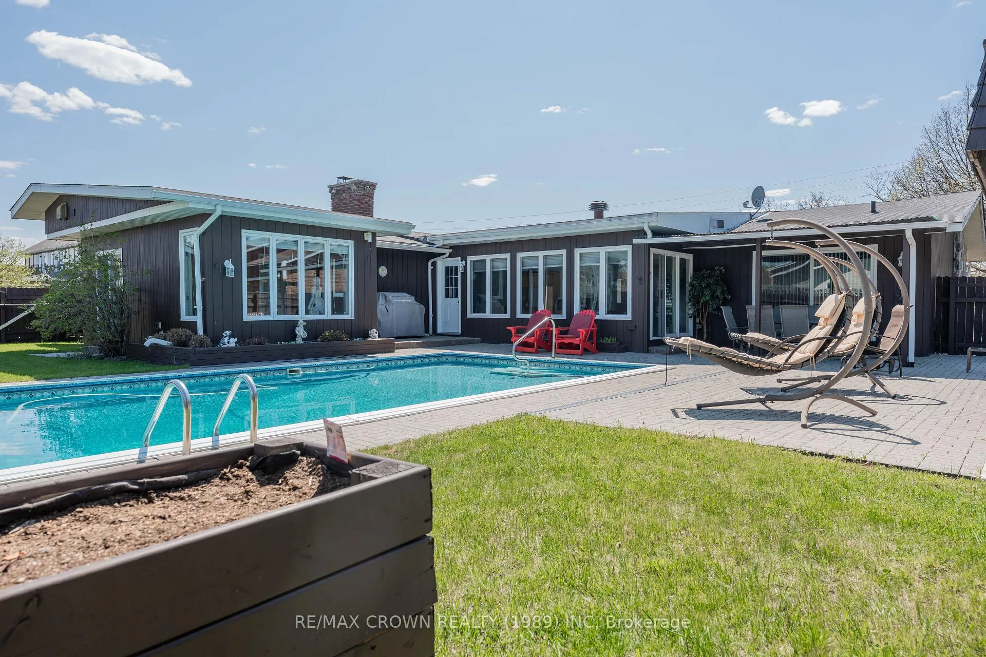 Photo 5 of 85 Avenue Road, Kapuskasing — HOMEH