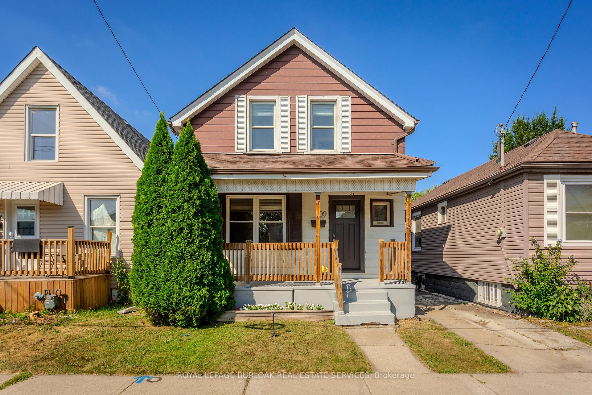 Front of 209 Weir Street N