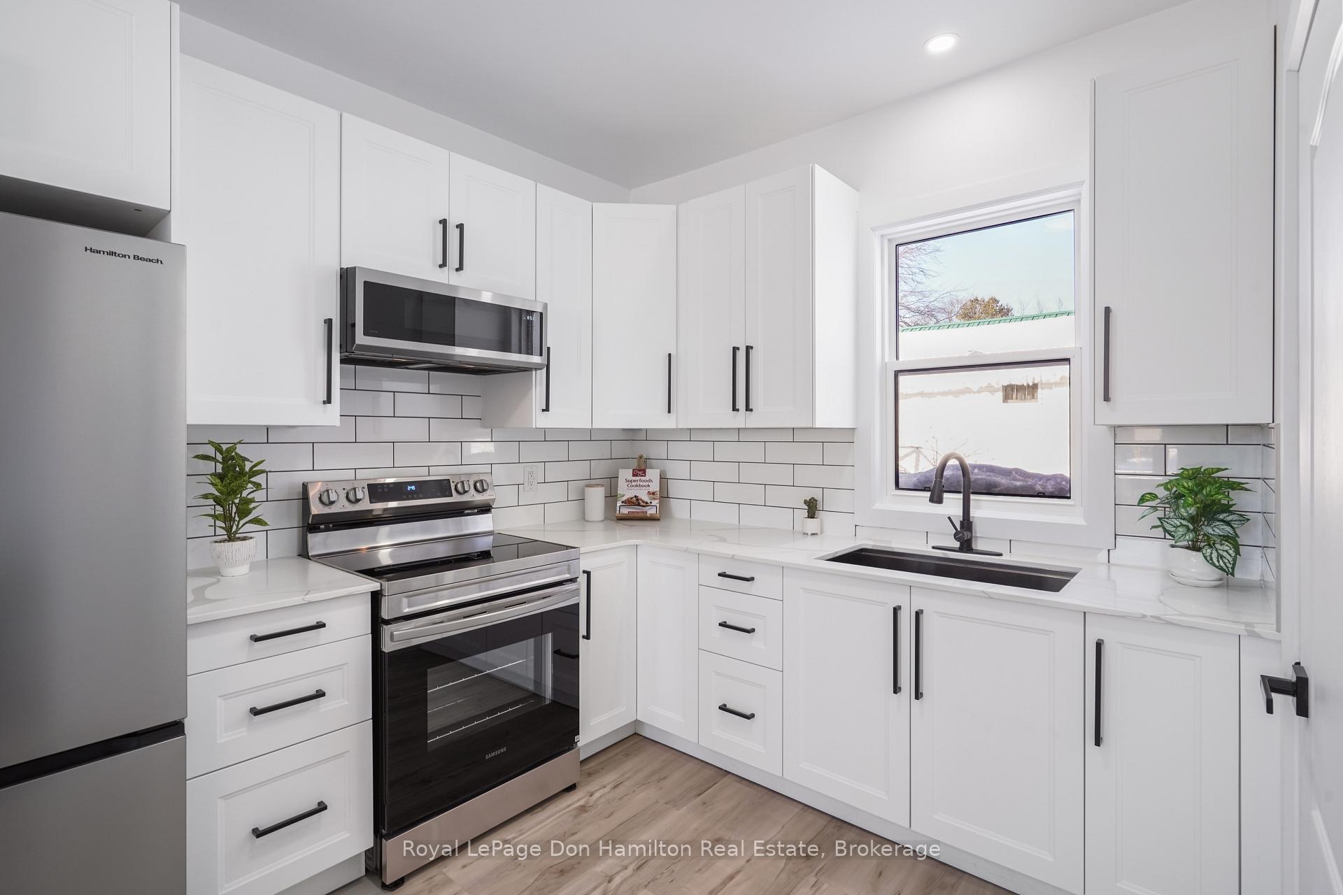 Photo 12 of 3049 Queen Street, Howick — HOMEH