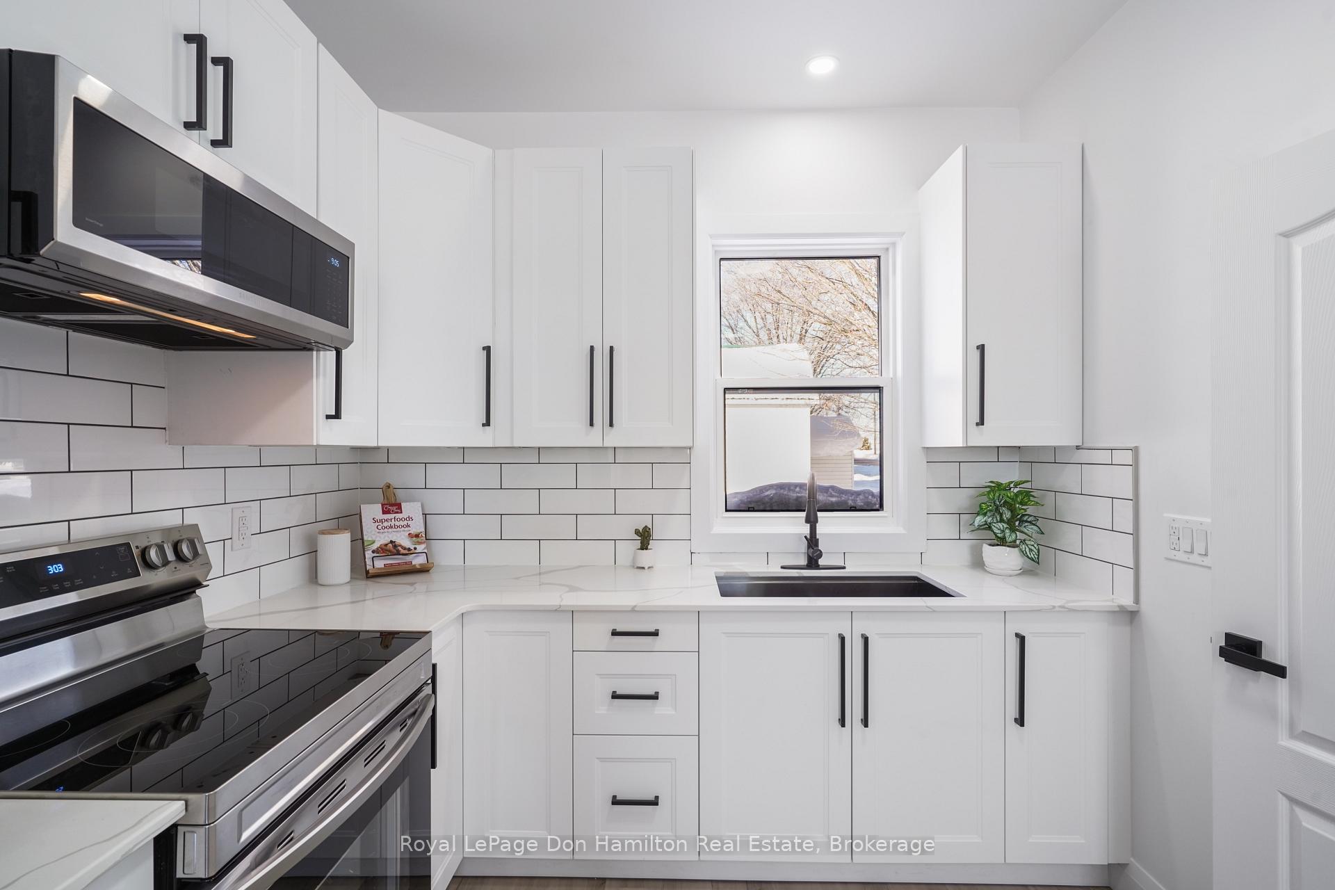 Photo 14 of 3049 Queen Street, Howick — HOMEH