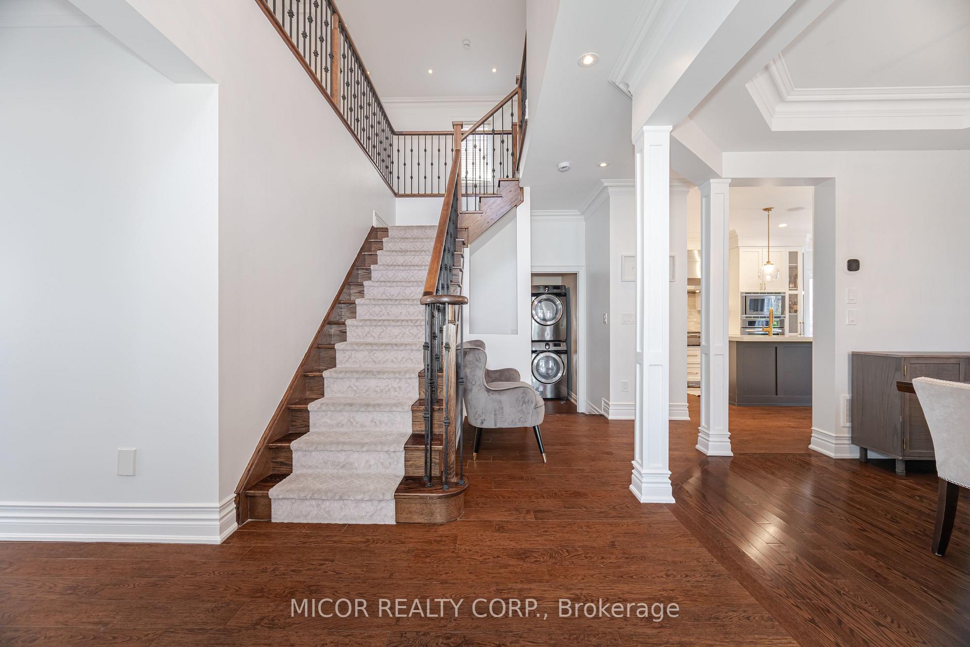 Photo 4 of 32 Summit Ridge Drive, King, Schomberg — HOMEH