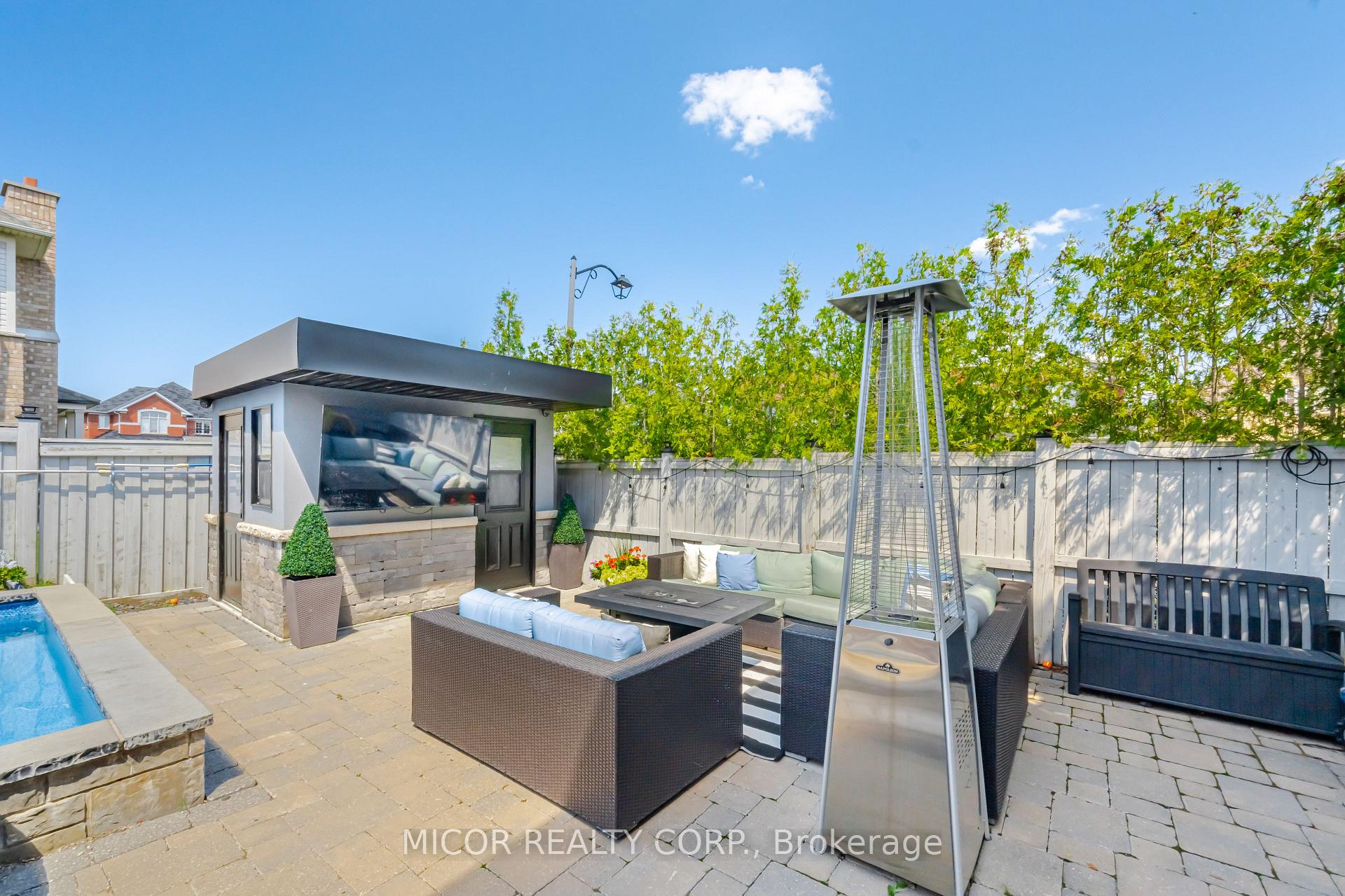 Photo 21 of 32 Summit Ridge Drive, King, Schomberg — HOMEH