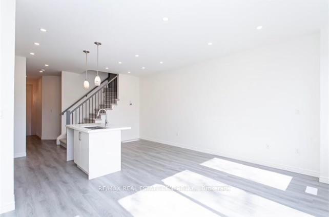Photo 2 of 730 Knox Avenue, Hamilton, Parkview — HOMEH