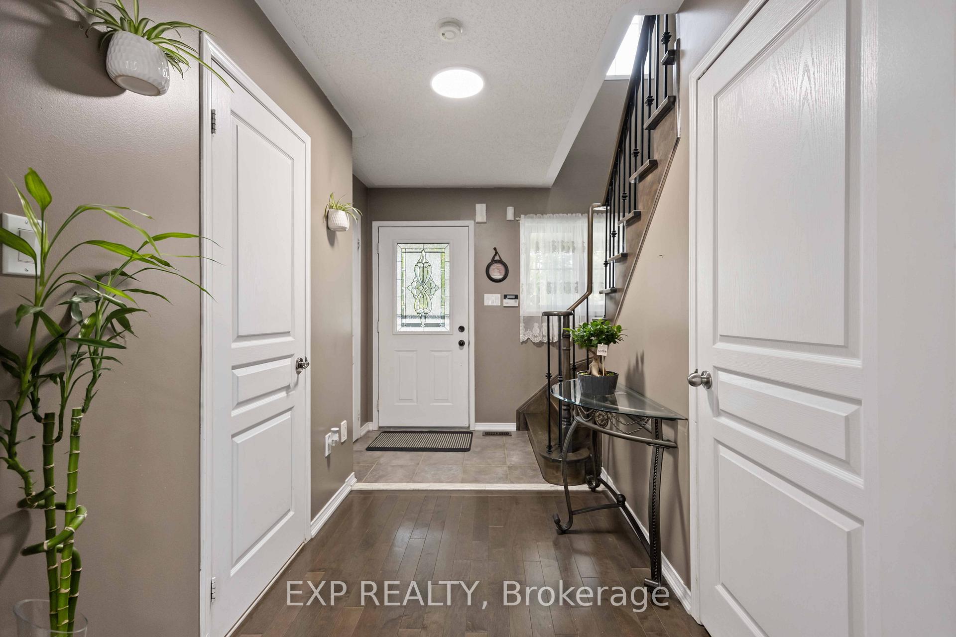 Photo 4 of 209 Norland Circle, Oshawa, Windfields — HOMEH