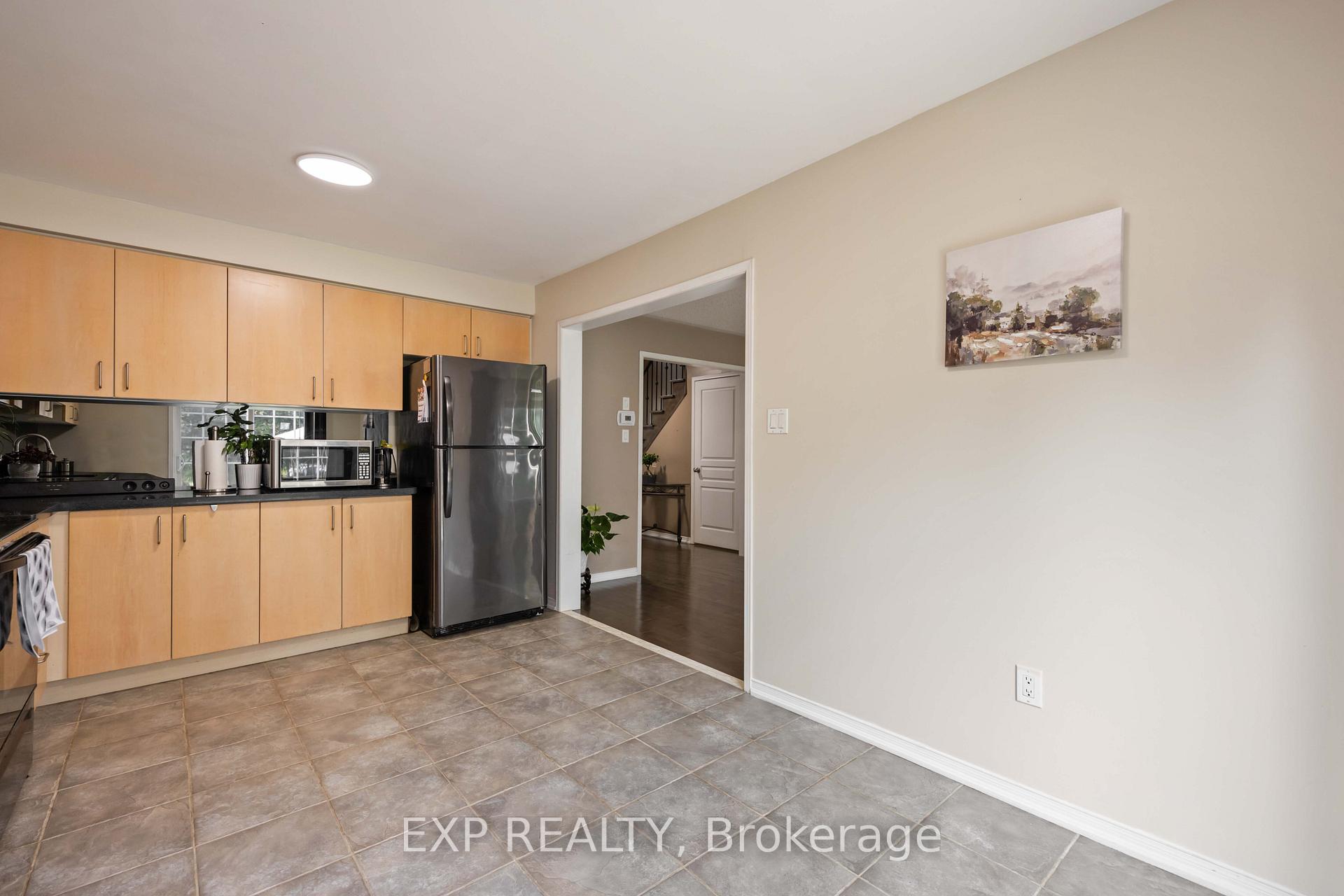 Photo 8 of 209 Norland Circle, Oshawa, Windfields — HOMEH