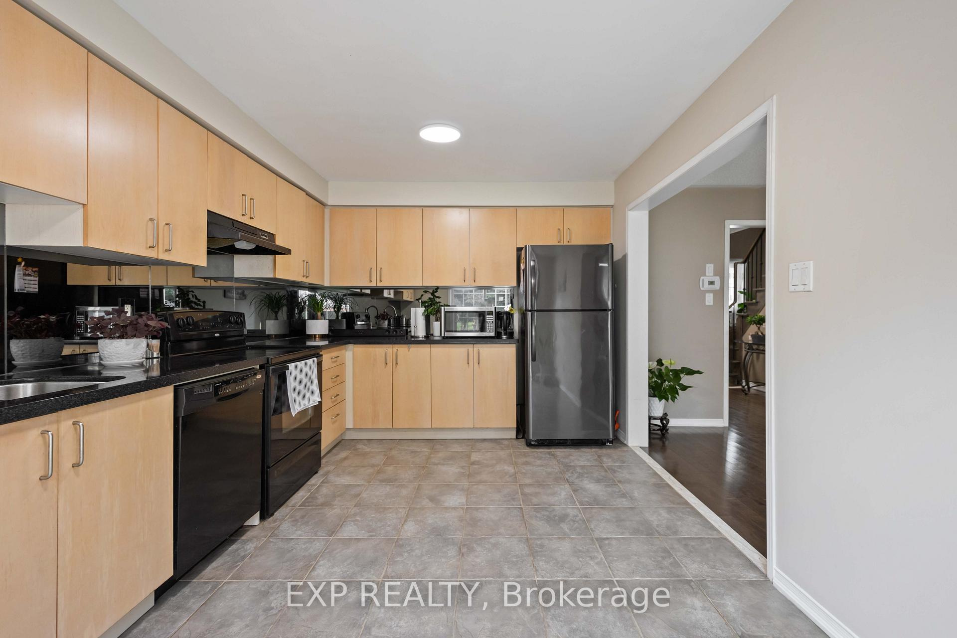 Photo 12 of 209 Norland Circle, Oshawa, Windfields — HOMEH