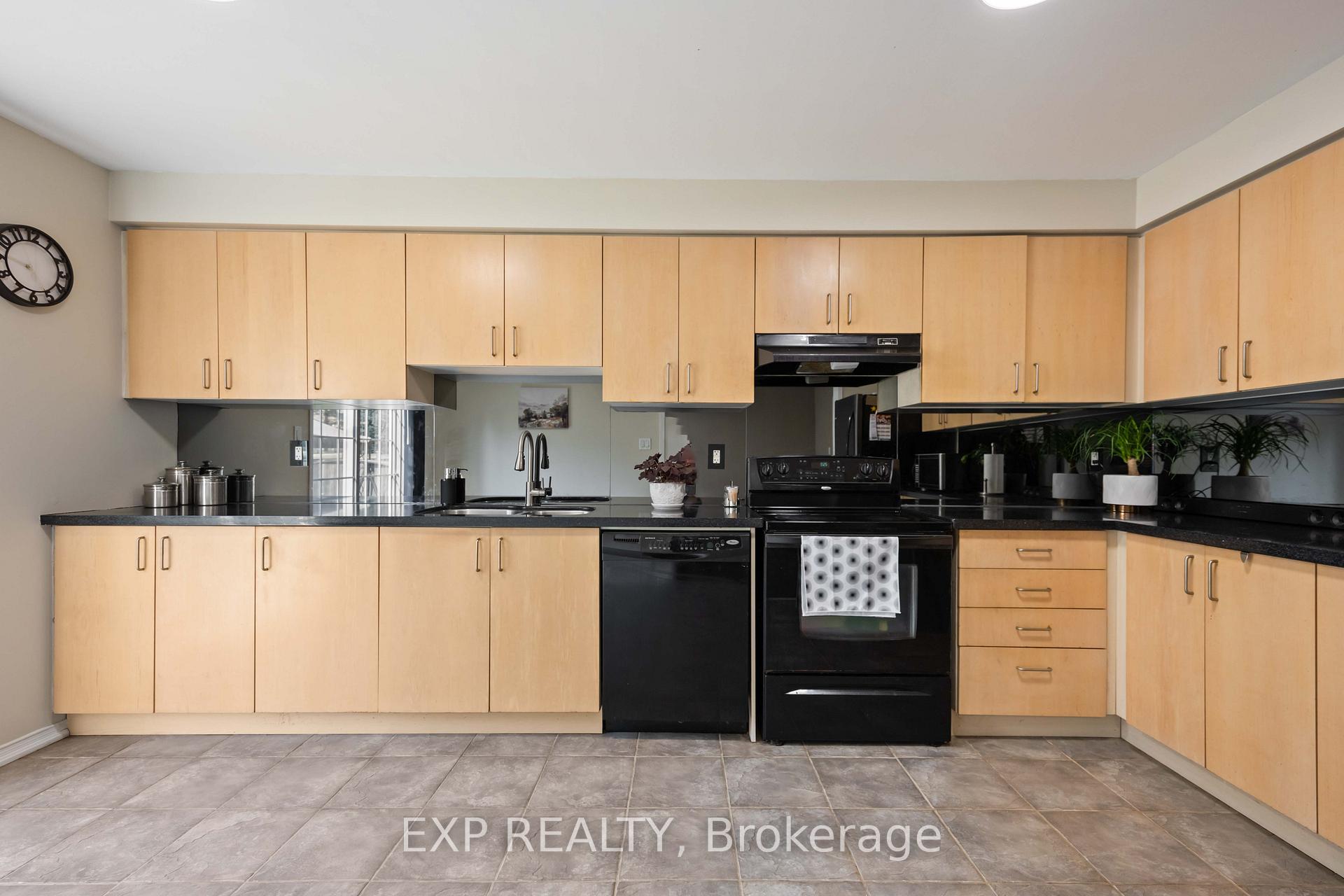 Photo 13 of 209 Norland Circle, Oshawa, Windfields — HOMEH