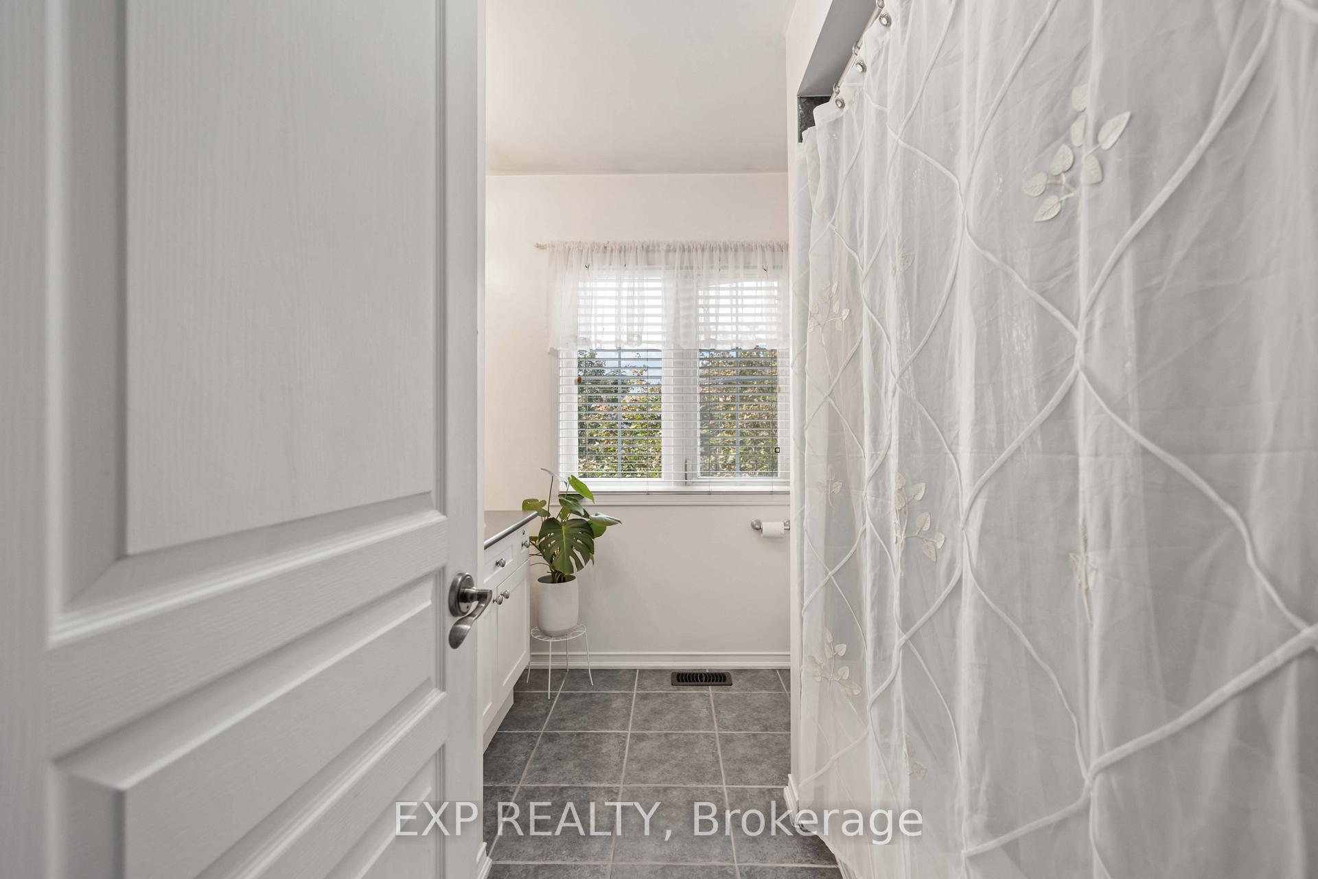 Photo 19 of 209 Norland Circle, Oshawa, Windfields — HOMEH