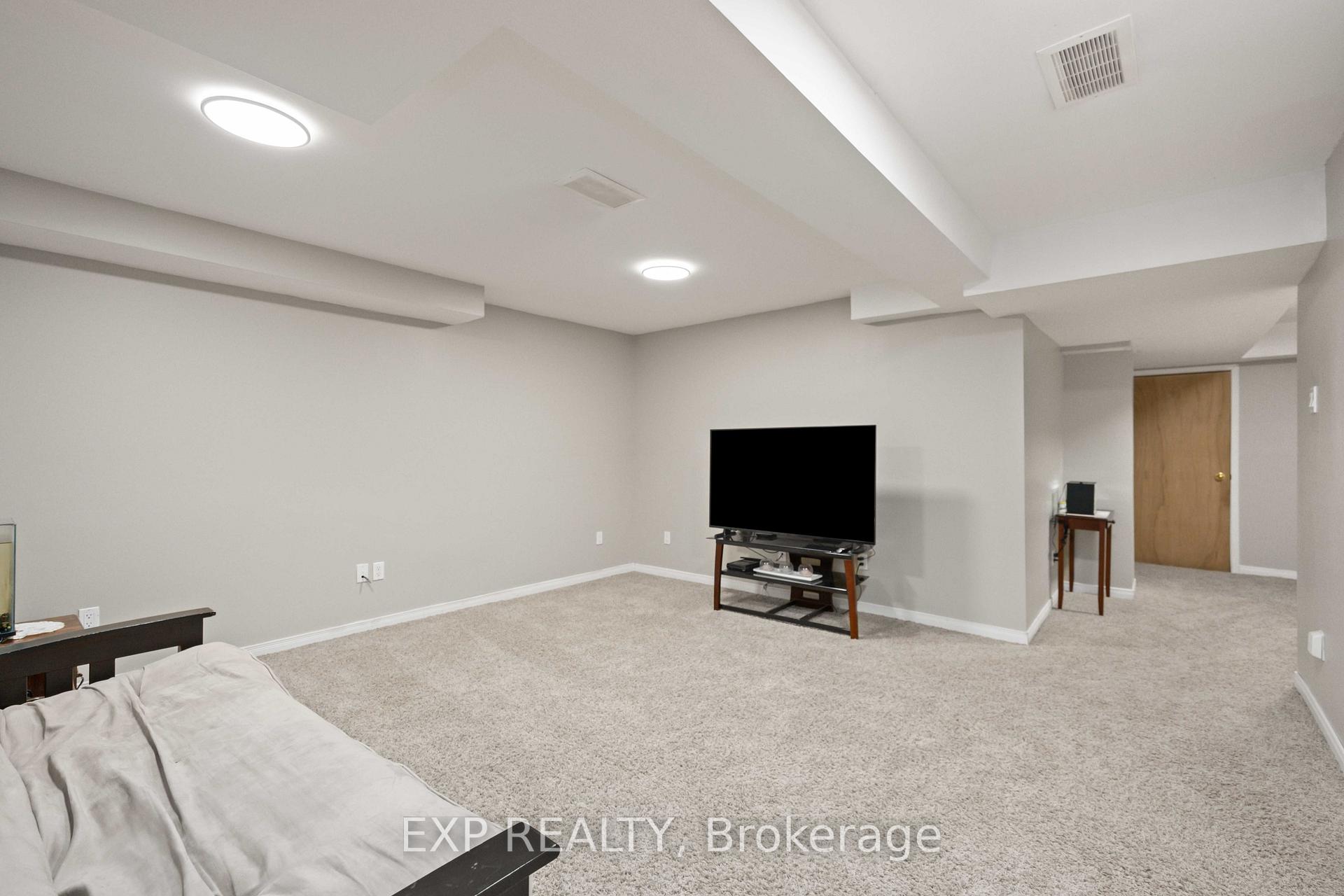 Photo 30 of 209 Norland Circle, Oshawa, Windfields — HOMEH