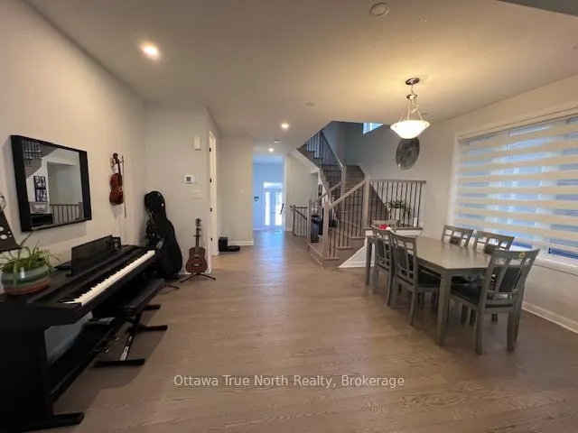 Photo 5 of 137 Invention Boulevard, Ottawa, Kanata - Morgan's Grant/South March — HOMEH