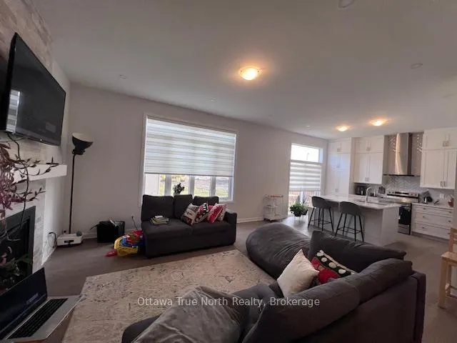Photo 9 of 137 Invention Boulevard, Ottawa, Kanata - Morgan's Grant/South March — HOMEH