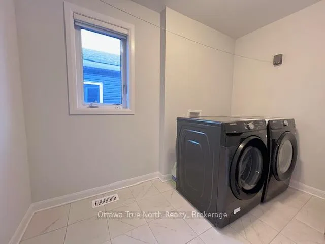 Photo 19 of 137 Invention Boulevard, Ottawa, Kanata - Morgan's Grant/South March — HOMEH