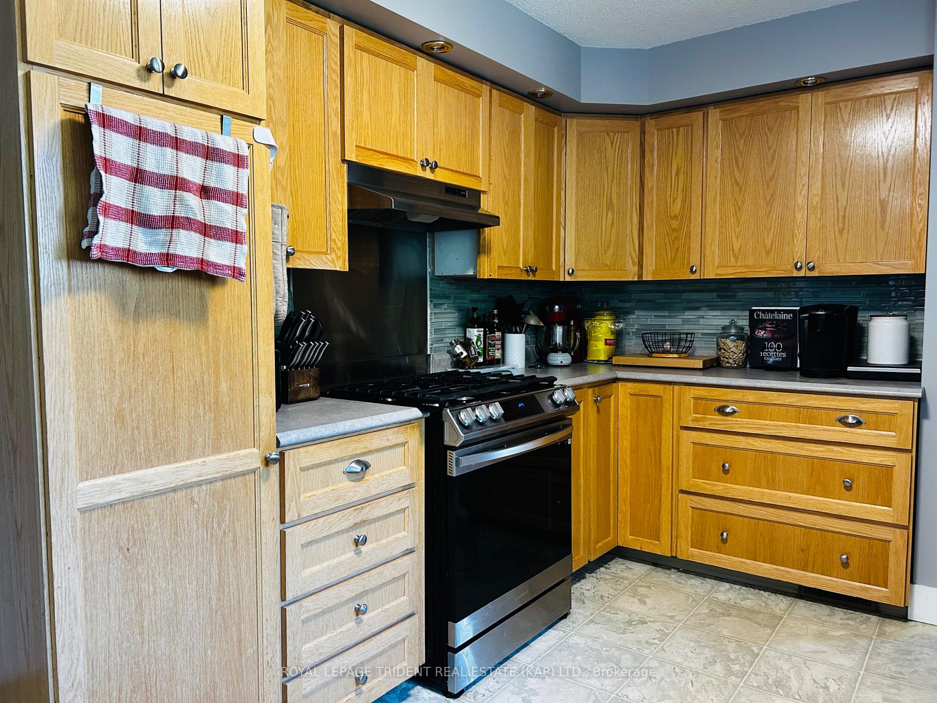 Photo 14 of 19 Ottawa Street E, Kapuskasing — HOMEH