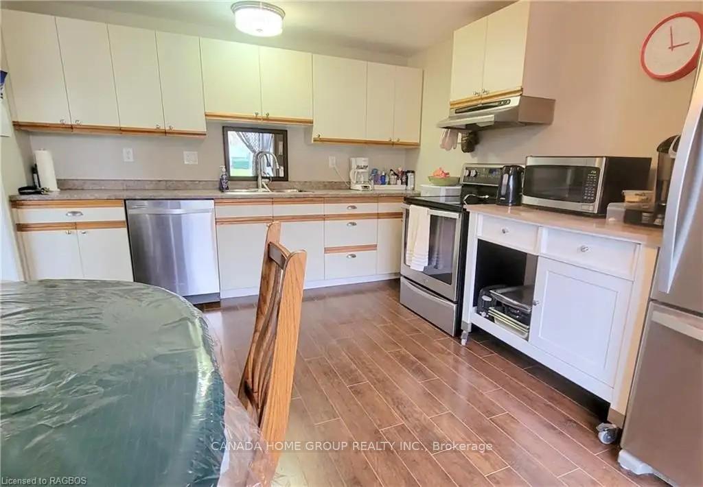 Photo 5 of 640 Johnston Crescent, Kincardine — HOMEH
