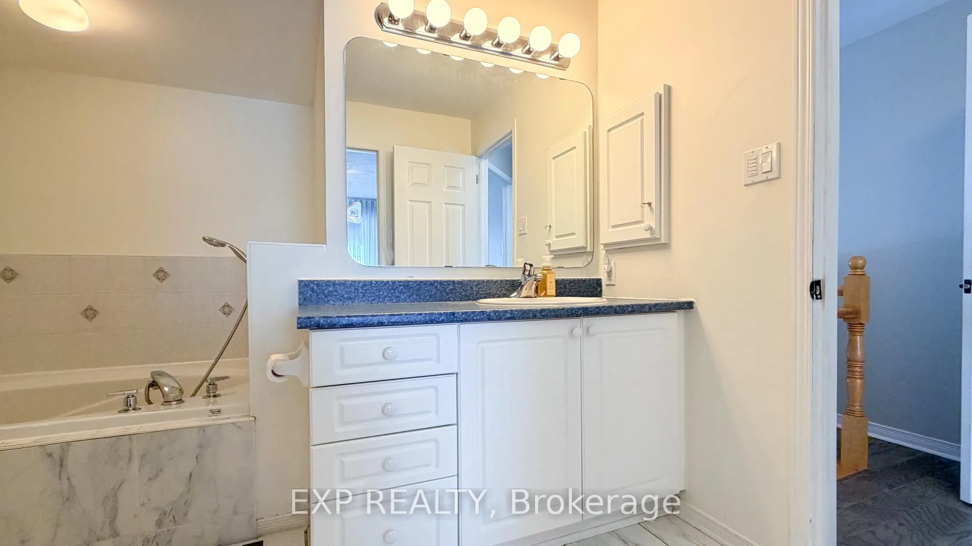 Photo 29 of 101 Macassa Circle, Ottawa, Kanata - Kanata Lakes/Heritage Hills — HOMEH