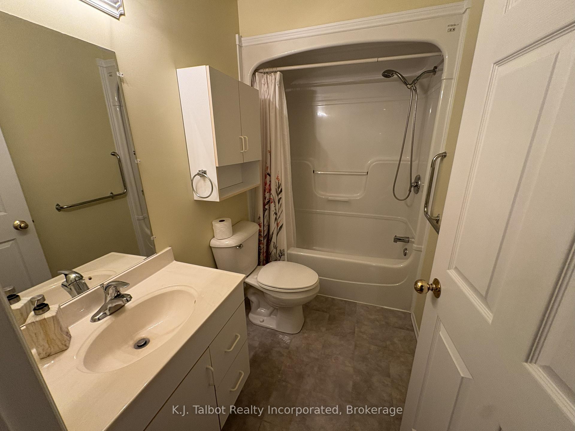 Photo 17 of 23 Coleman Street, Huron East, Seaforth — HOMEH