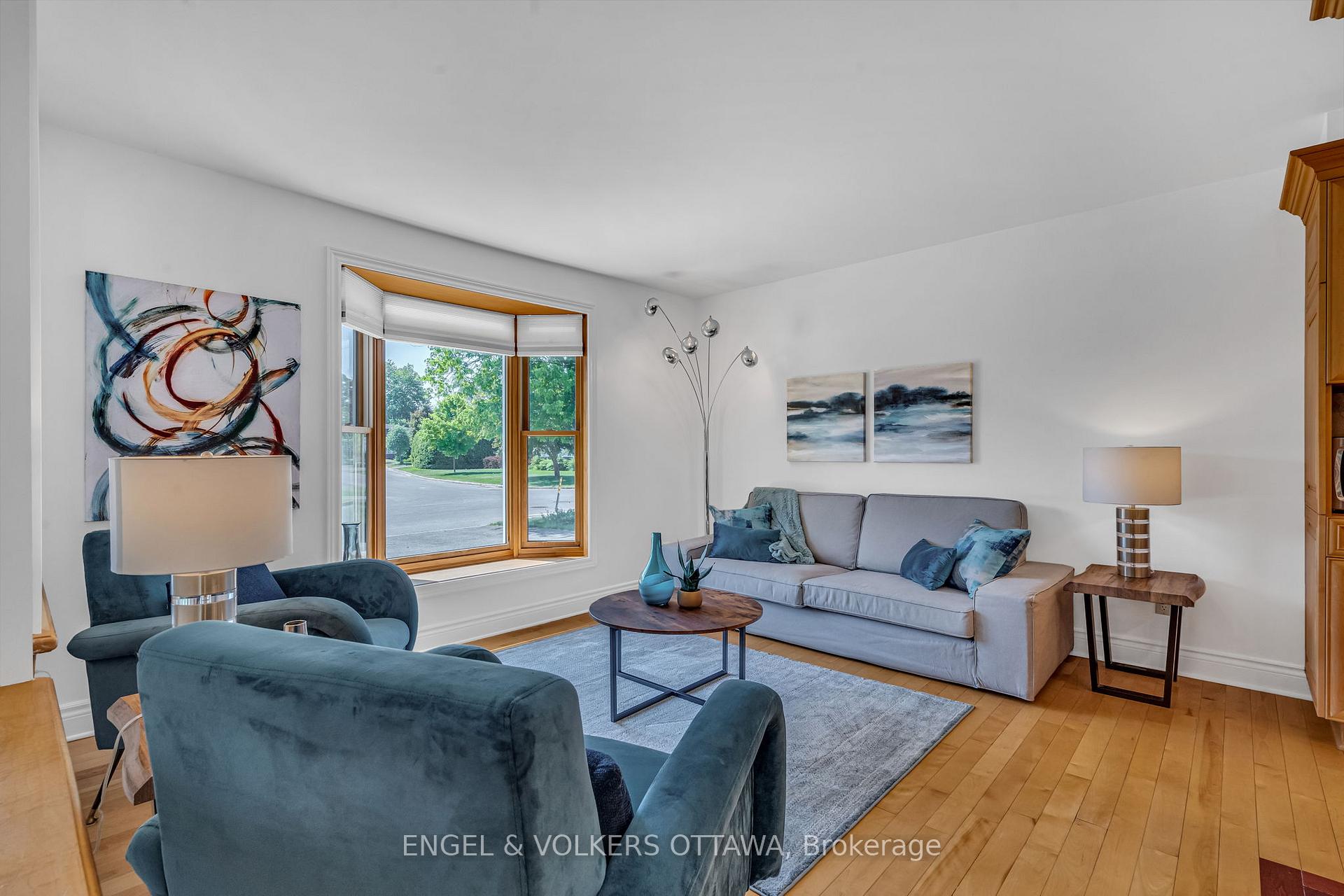 Photo 2 of 1369 Fontenay Crescent, Ottawa, South Keys — HOMEH