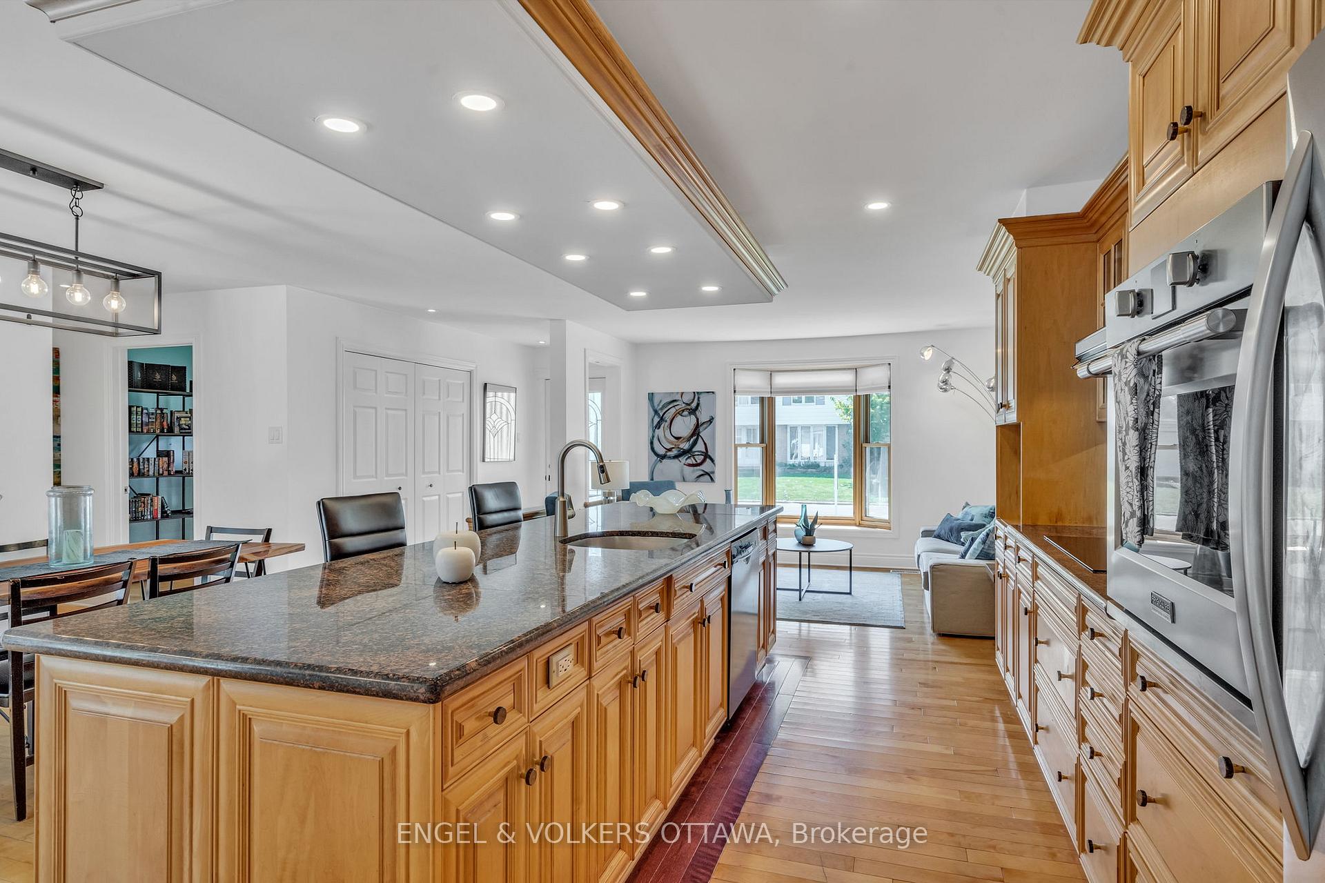 Photo 9 of 1369 Fontenay Crescent, Ottawa, South Keys — HOMEH