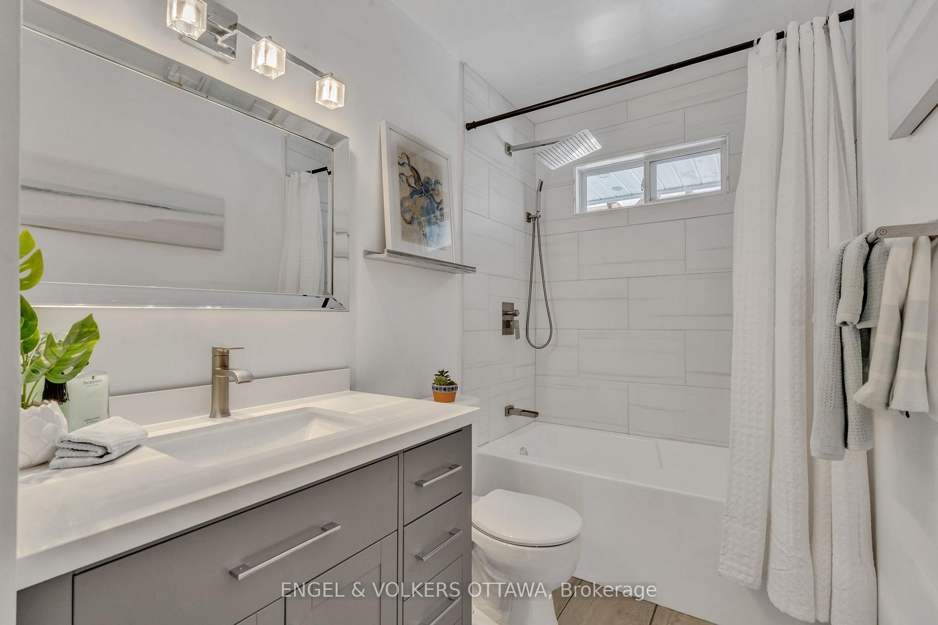 Photo 17 of 1369 Fontenay Crescent, Ottawa, South Keys — HOMEH