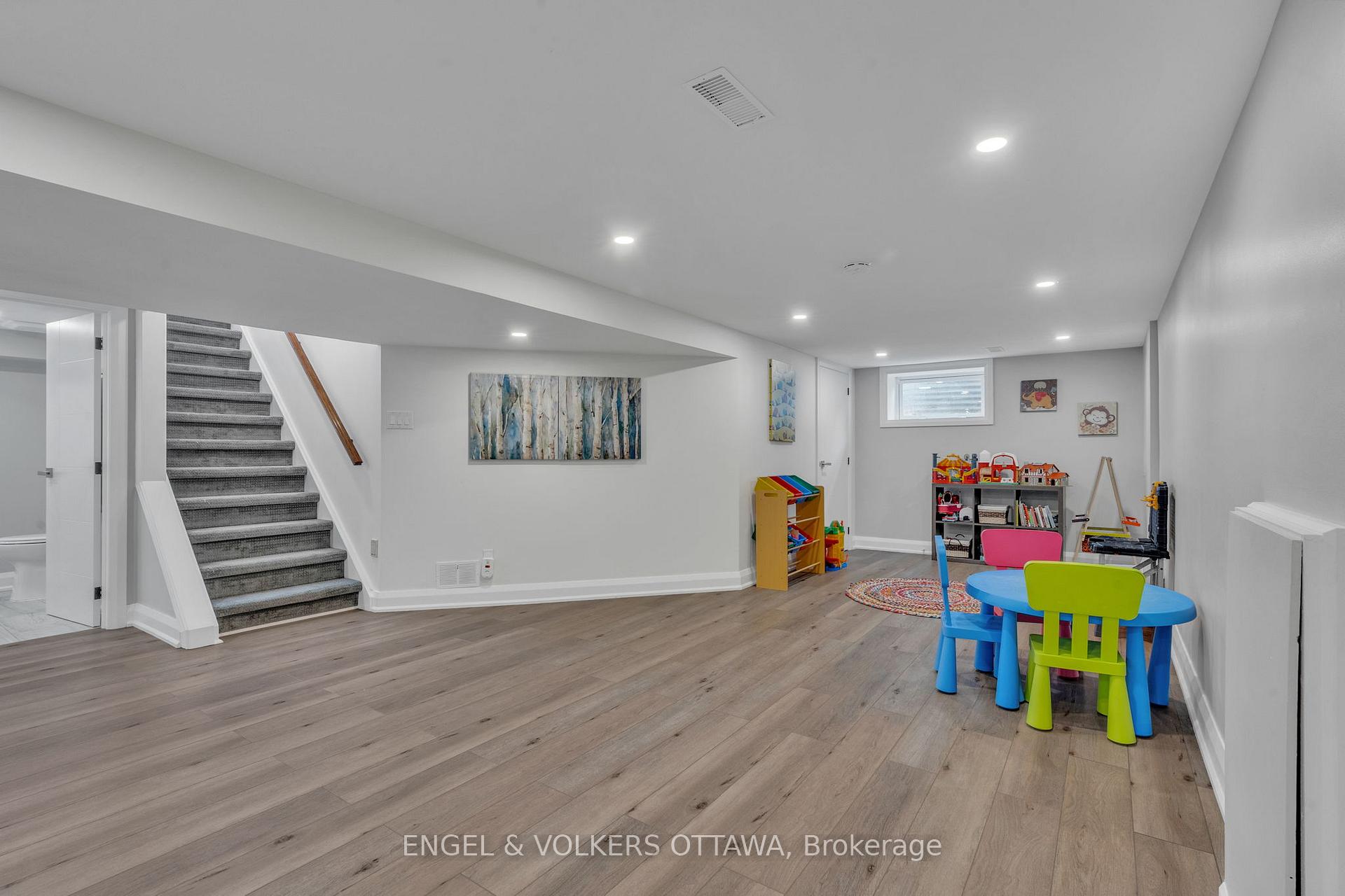 Photo 20 of 1369 Fontenay Crescent, Ottawa, South Keys — HOMEH