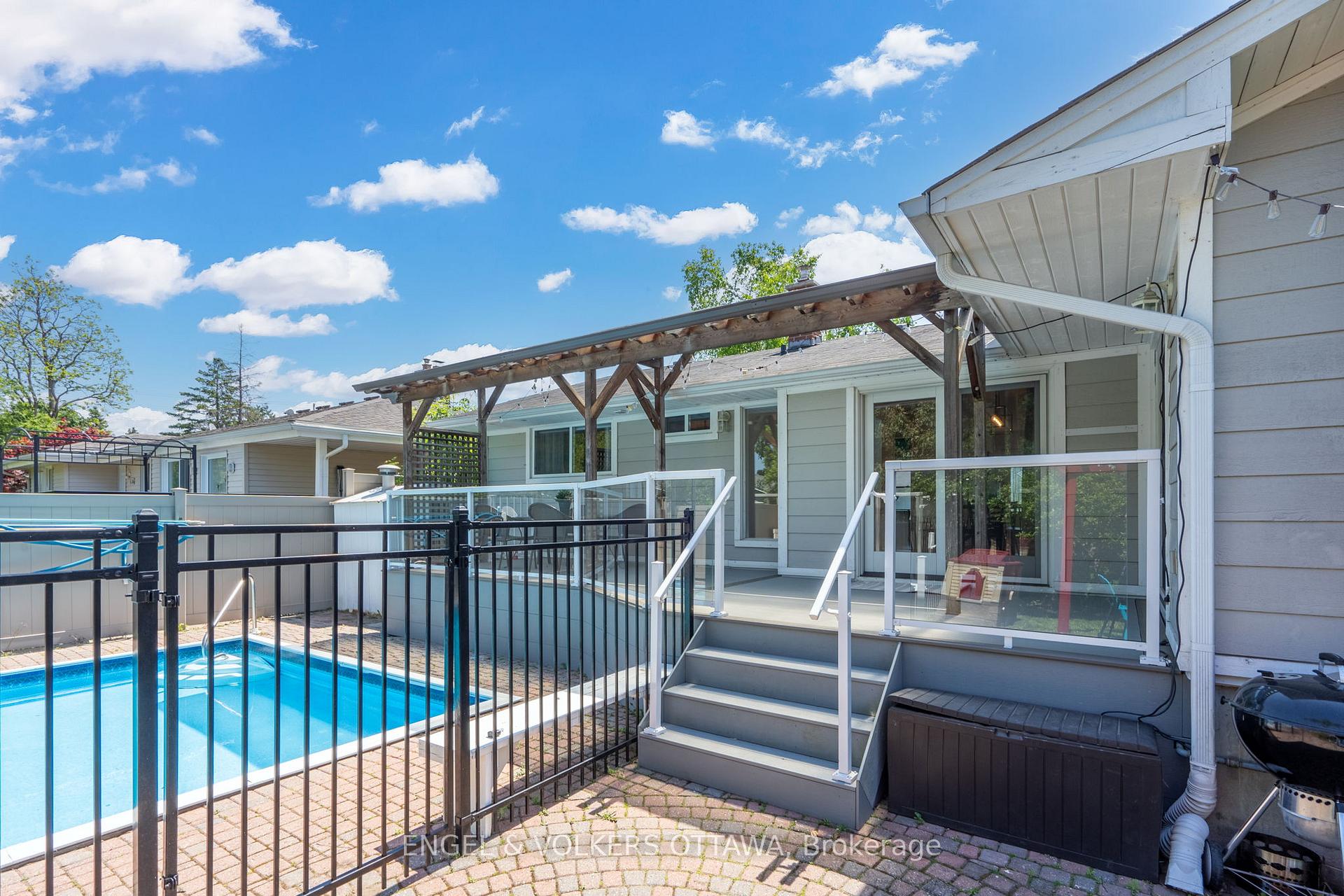 Photo 30 of 1369 Fontenay Crescent, Ottawa, South Keys — HOMEH
